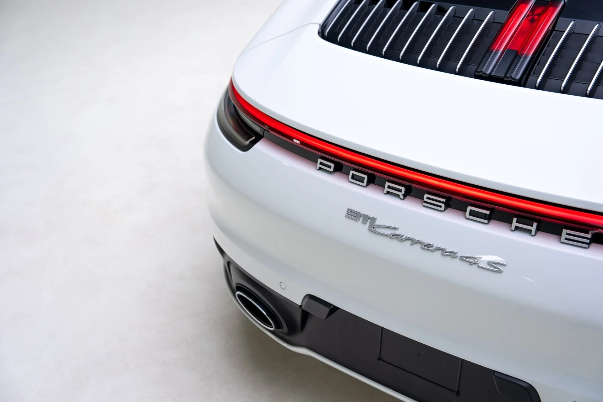 mph023_1939544951_Used_2024_Porsche_911_Carrera_4_S_1768935320_3d2923a90f