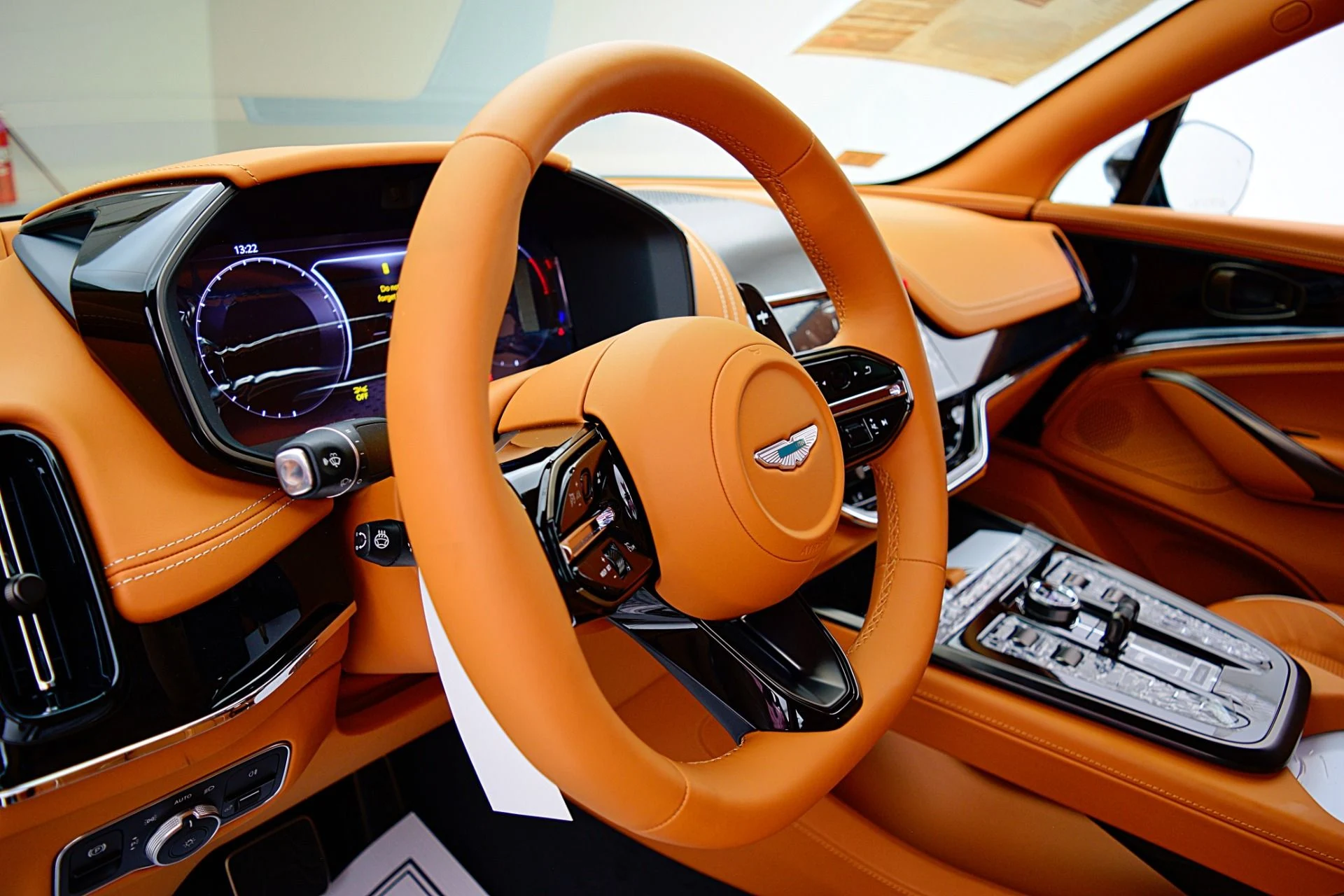mph023_194159526_New_2025_Aston_Martin_DBX_707_1a4156f768