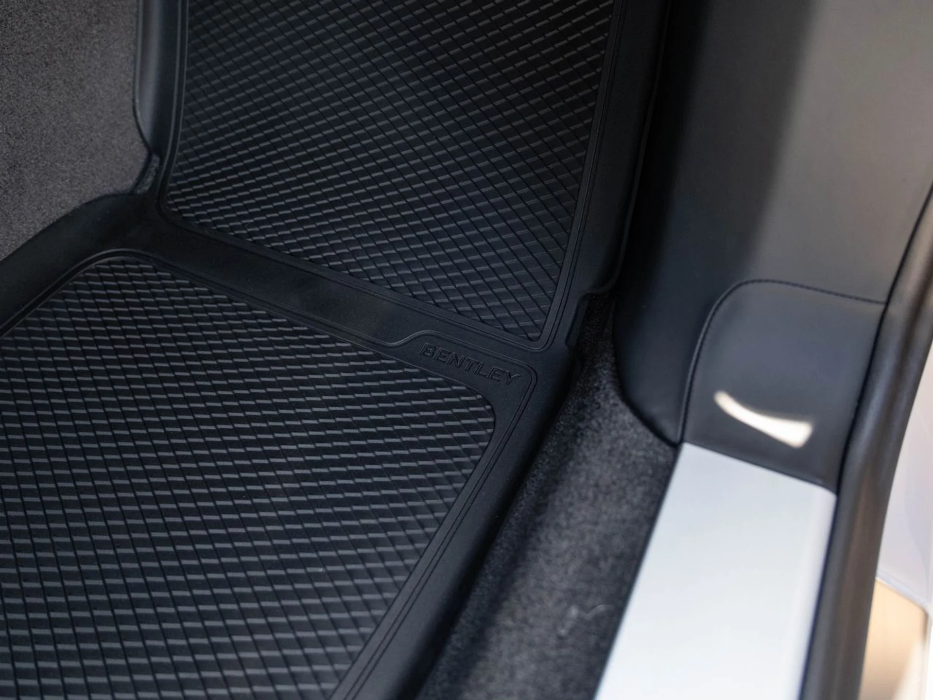 mph023_1942138134_401be6c5e79efedef536d48ebd6f3298x_1636c83a05