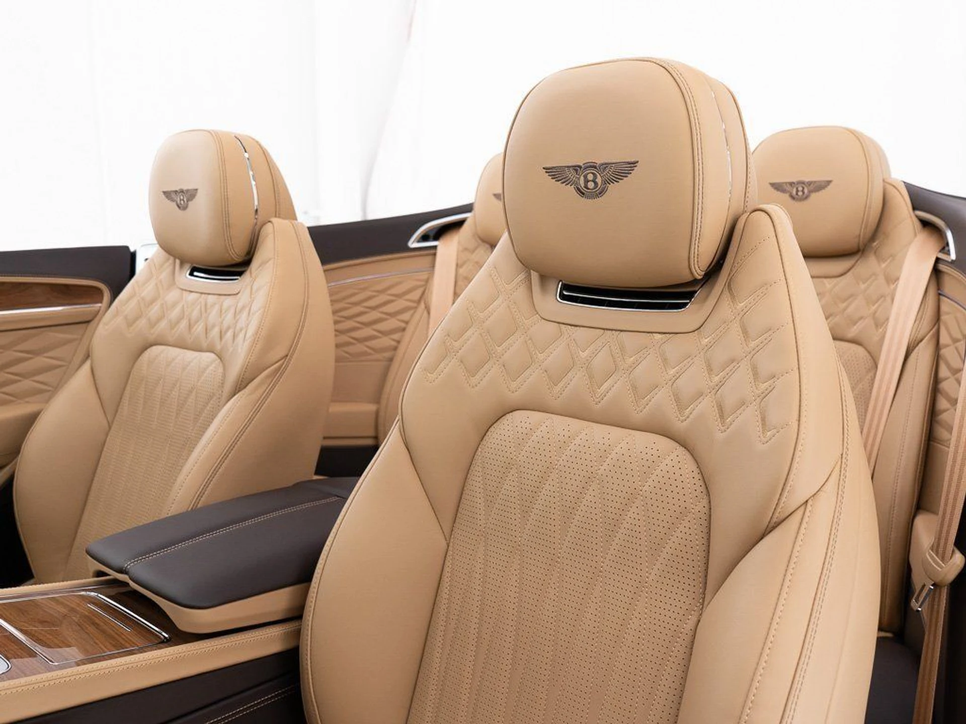 mph023_1948431358_0ab99b4d56c061f9c776c38b50c4d455_6246e51220