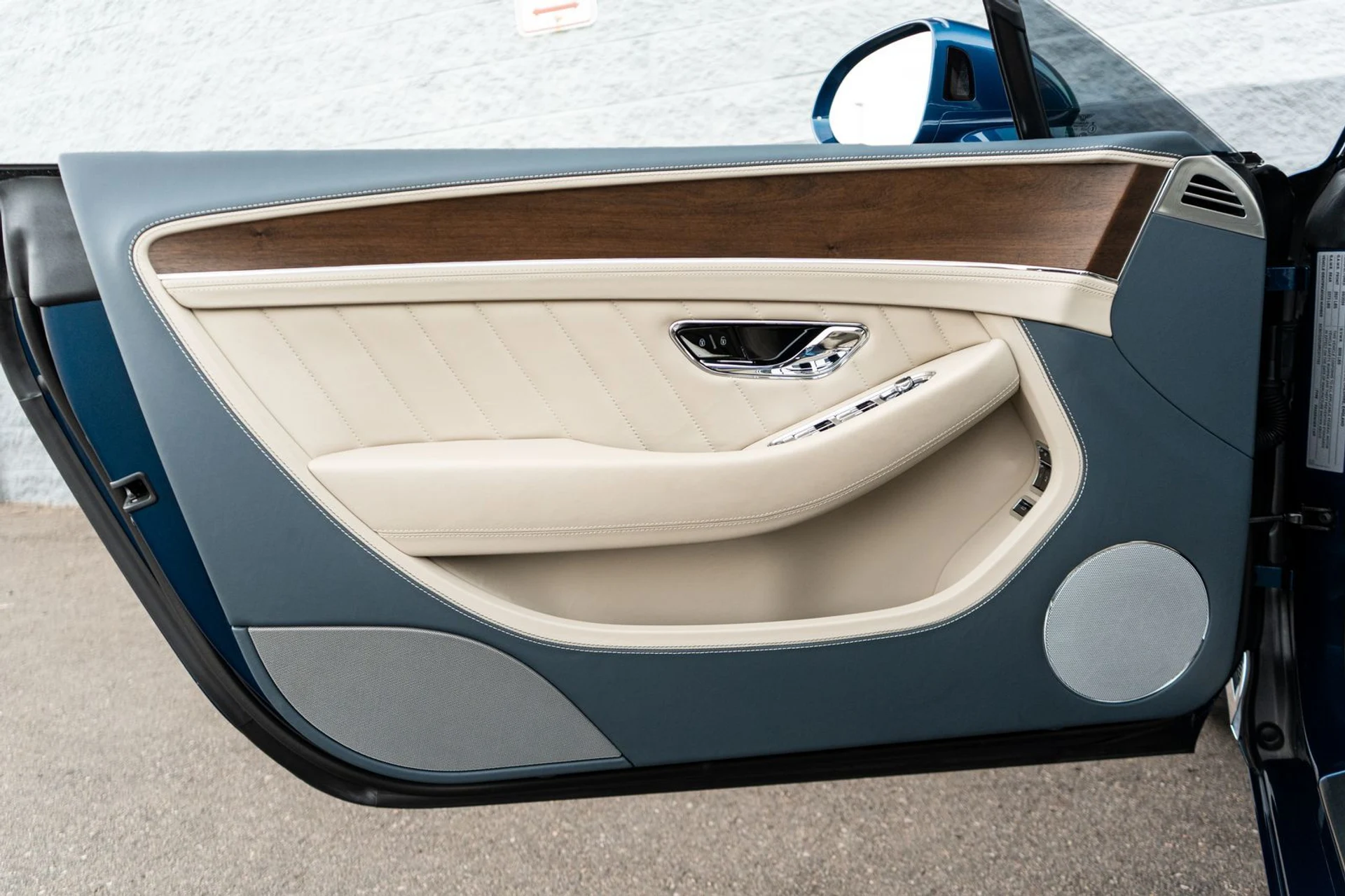 mph023_1957236075_89bb5c06_d893_40a6_b718_ae2b4fc52462_ee1147ba98