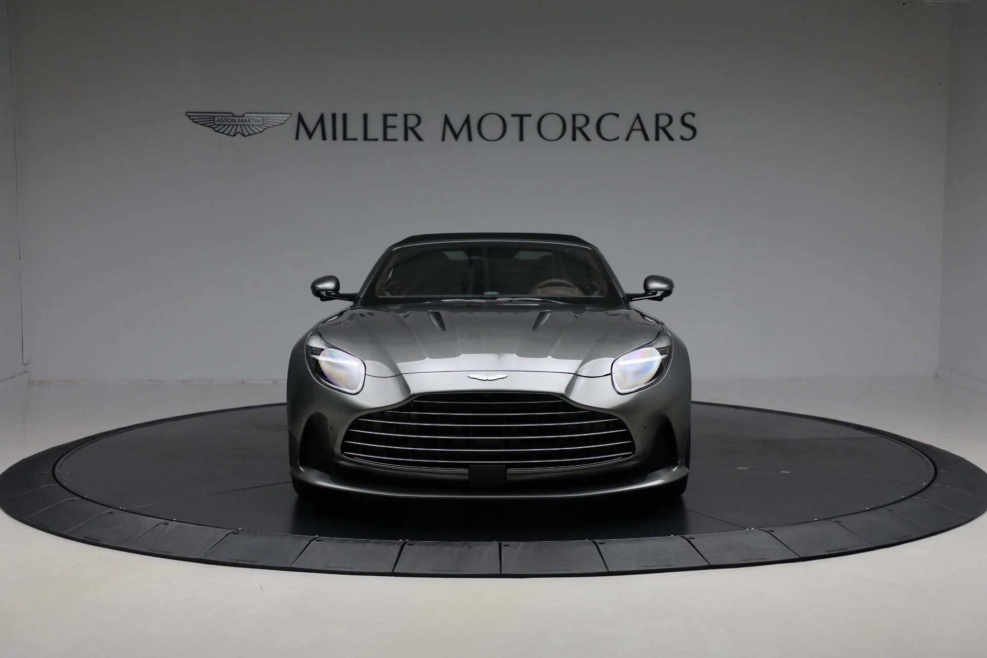 mph023_1962212348_New_2026_Aston_Martin_DB_12_Volante_d32f4a934c