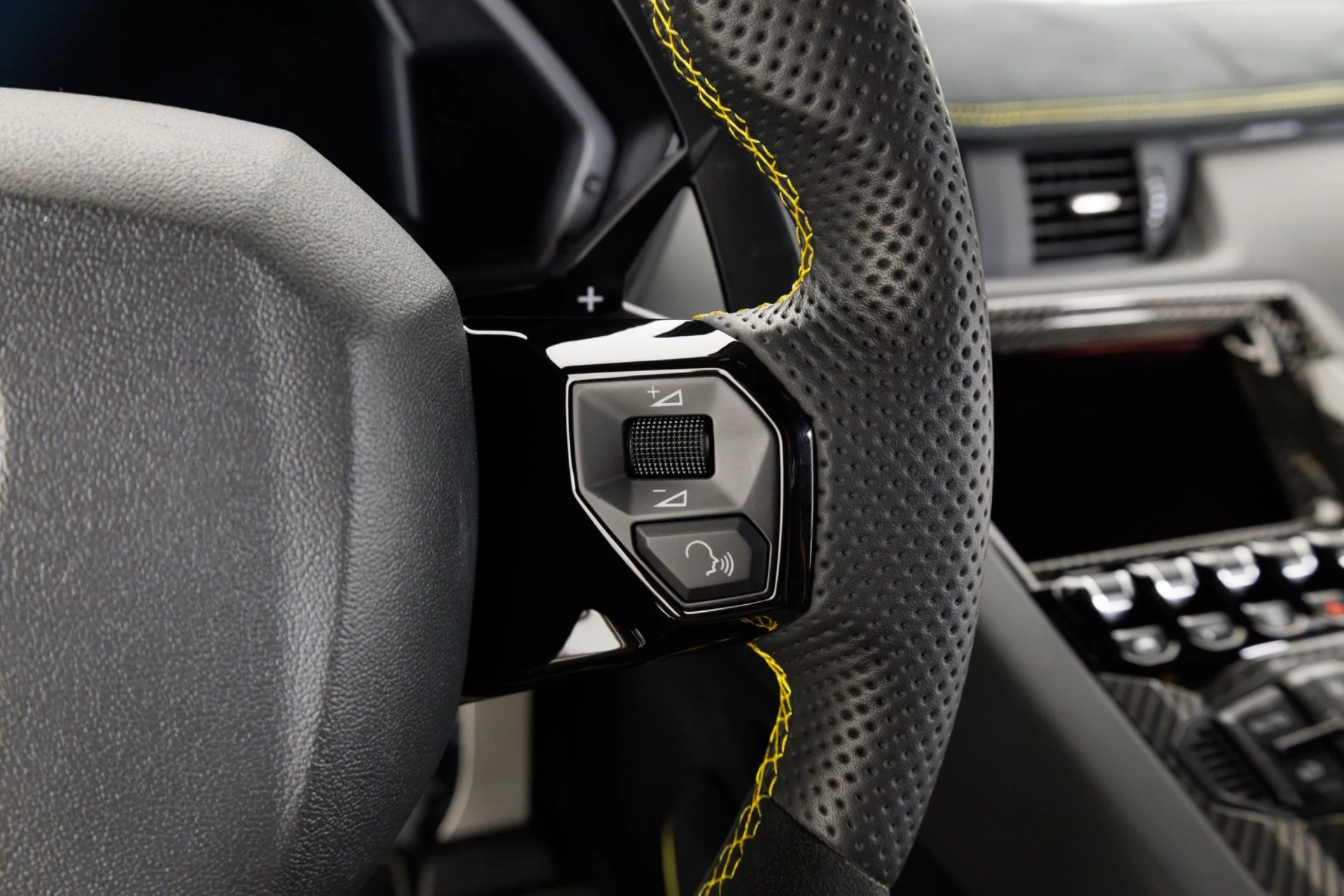 mph023_1965878887_Used_2016_Lamborghini_Aventador_LP_750_4_Superveloce_1785278593_e84cf9528a