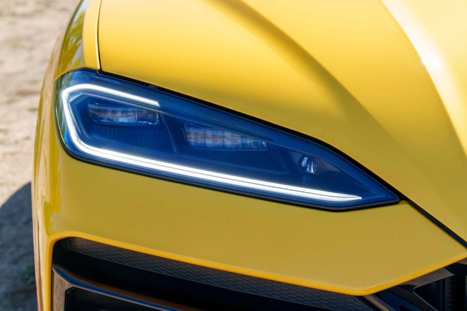 mph023_1966332062_Used_2025_Lamborghini_Urus_SE_1759793232_d8b128ae1b