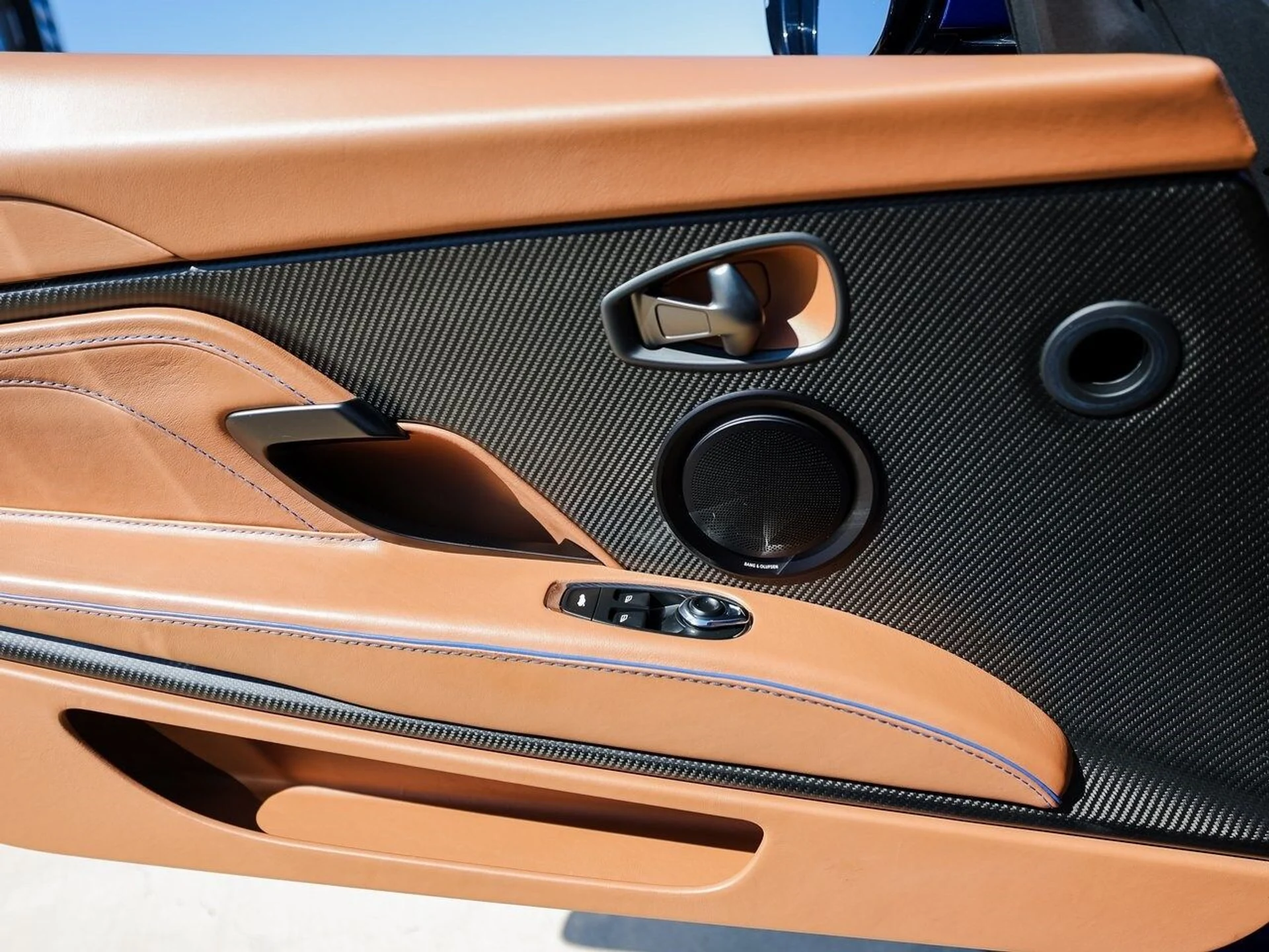 mph023_1969126198_b04207360a7e08368fc2cf33a0795598x_60c1e4219e