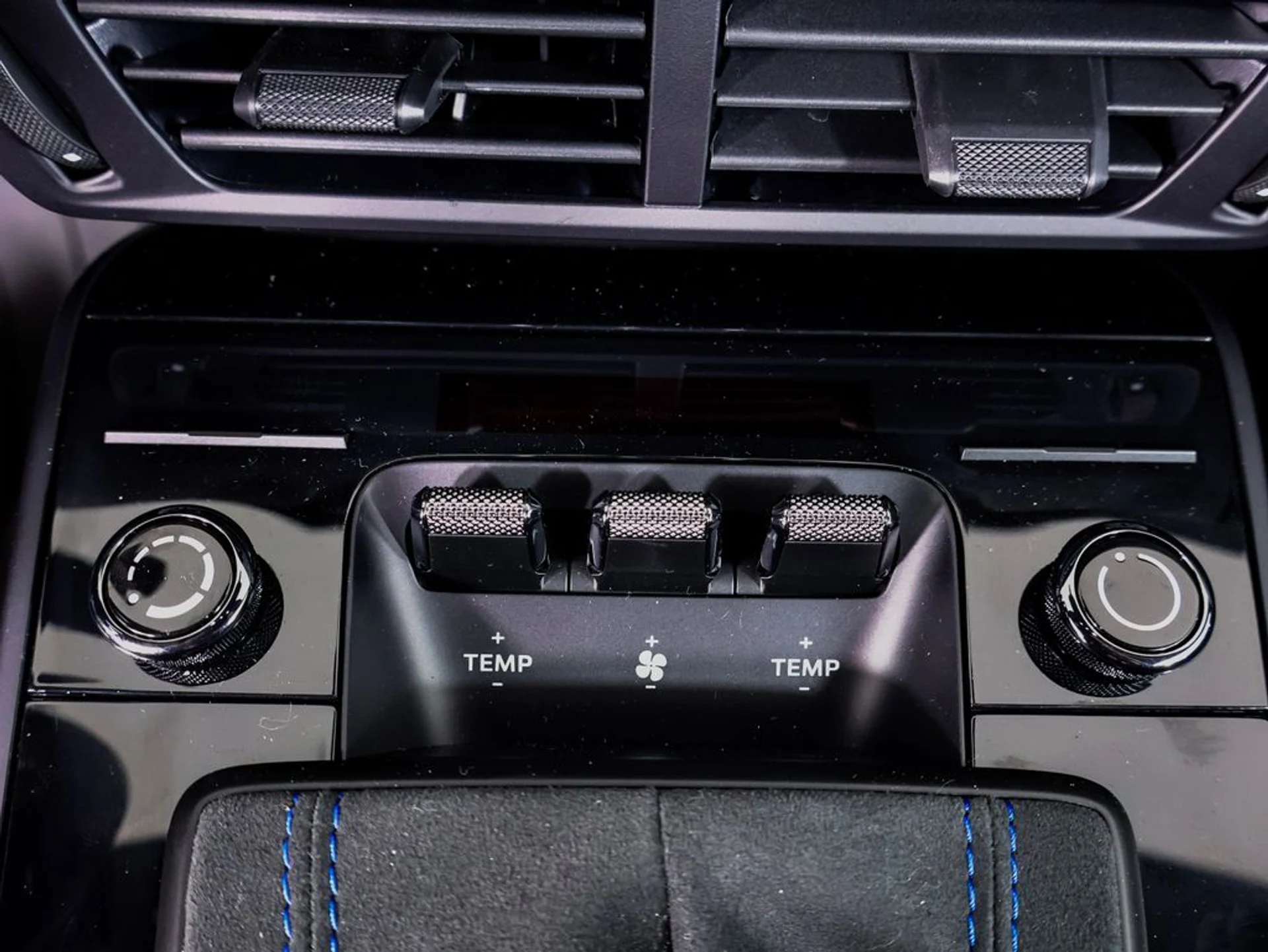 mph023_1973279005_ee5b9366542842fb2b481223ed89da99x_9d8c984e81