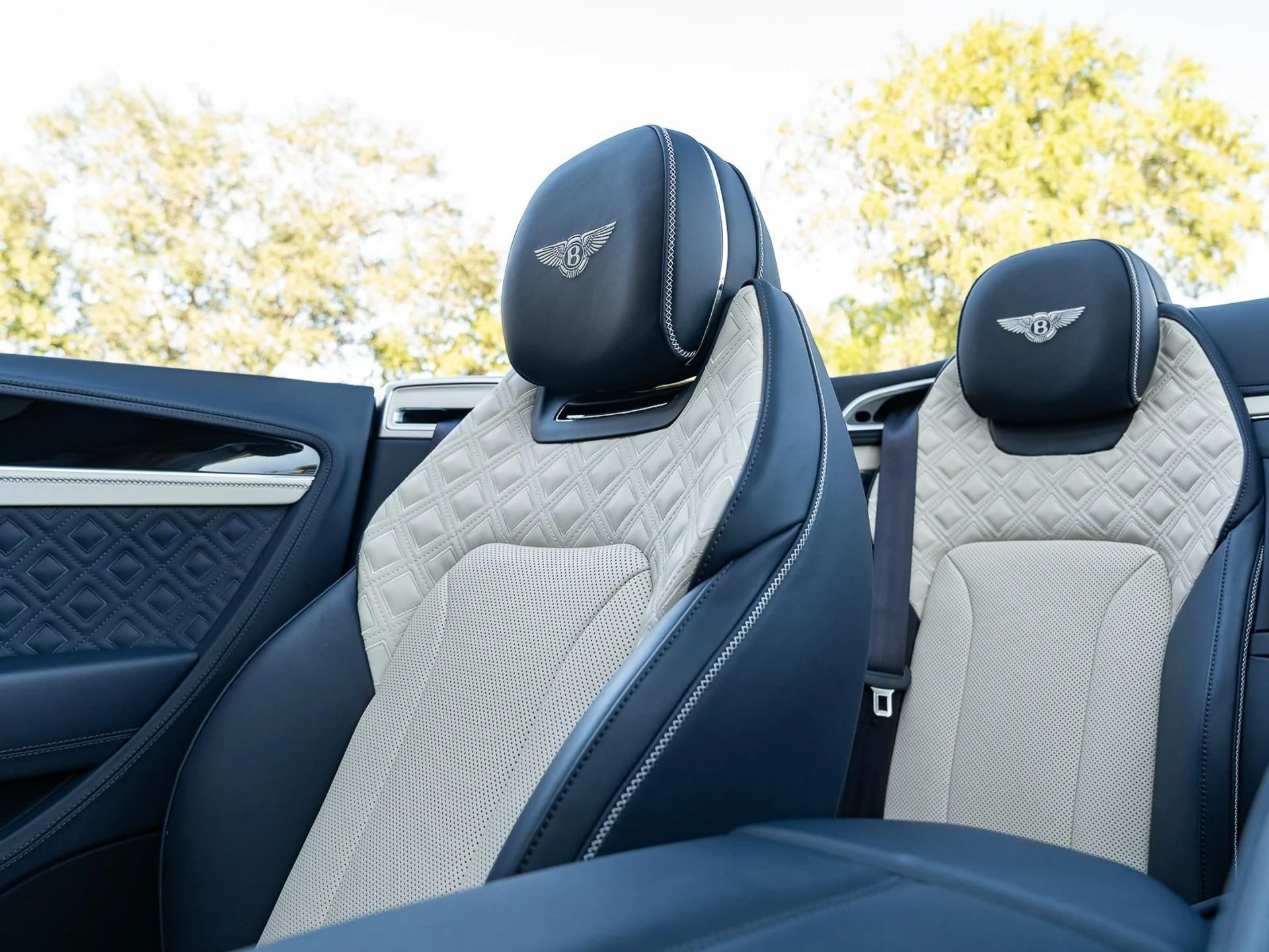 mph023_1973999818_Used_2022_Bentley_Continental_GT_V8_1764021985_636d81755d
