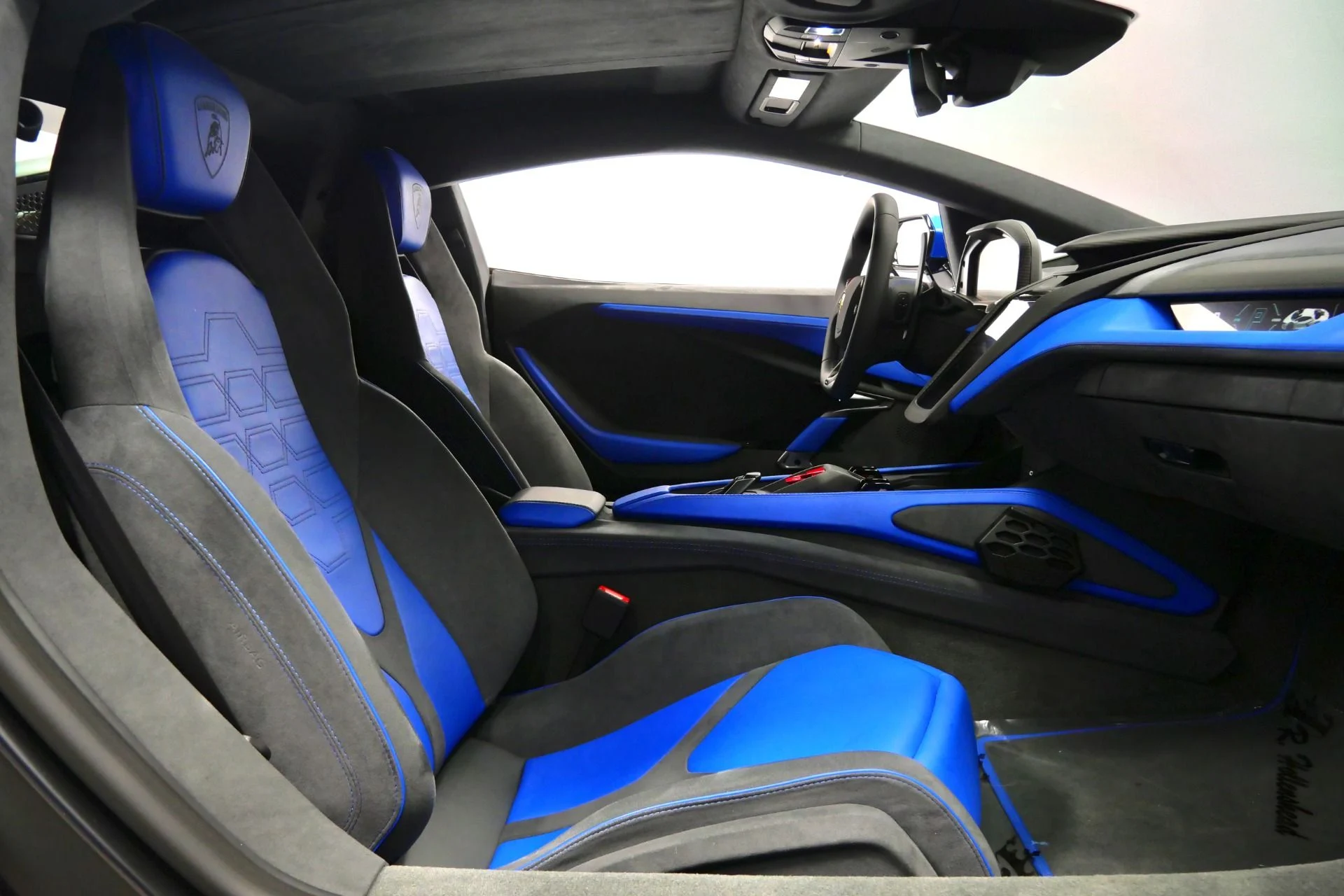 mph023_1980757217_Used_2024_Lamborghini_Revuelto_974_Miles_710_K_MSRP_SPORTIVA_Corsa_Tex_Interior_1767024666_aa77fd3907