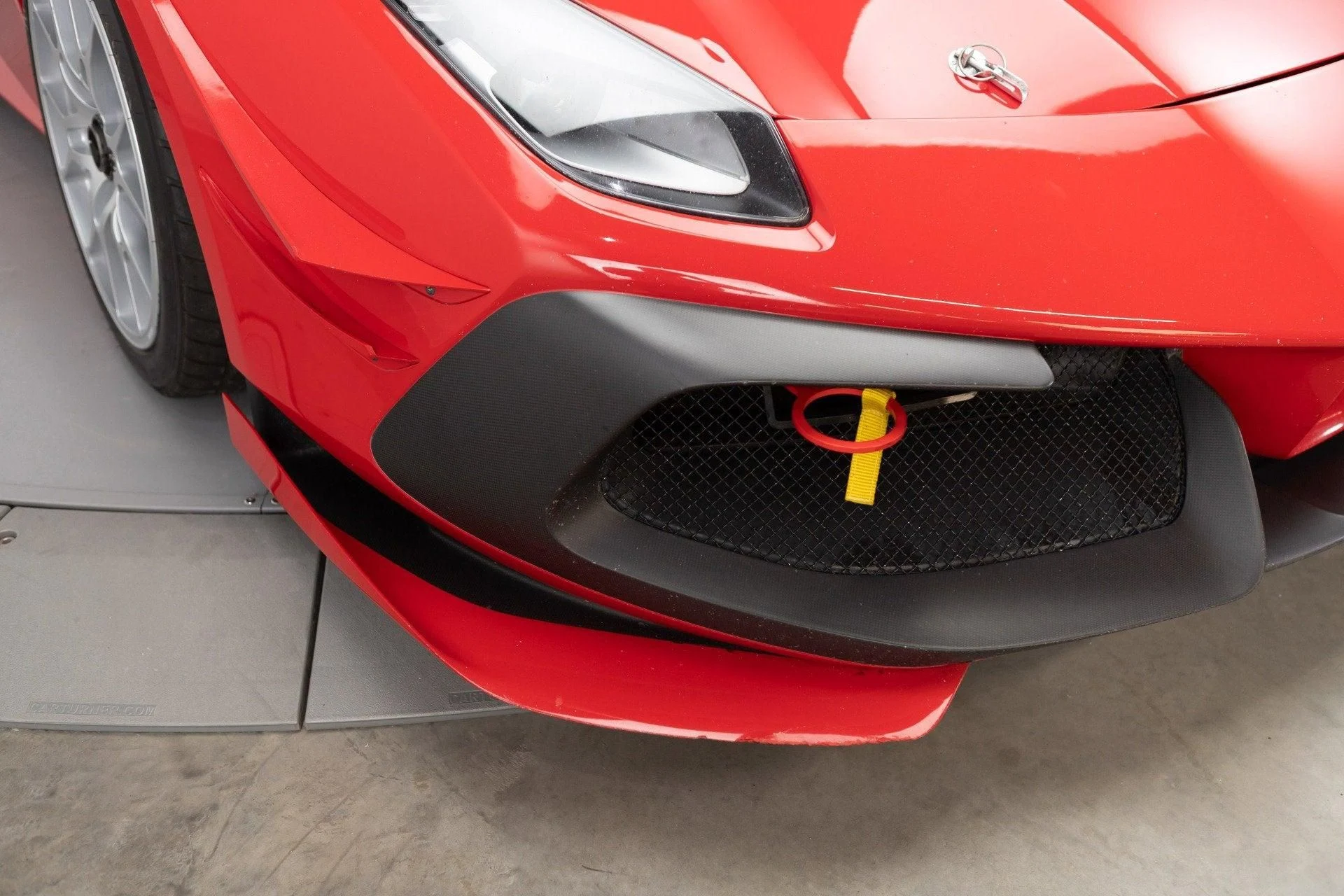 mph023_1981394410_Used_2022_Ferrari_488_Challenge_EVO_1777367755_e869abf996