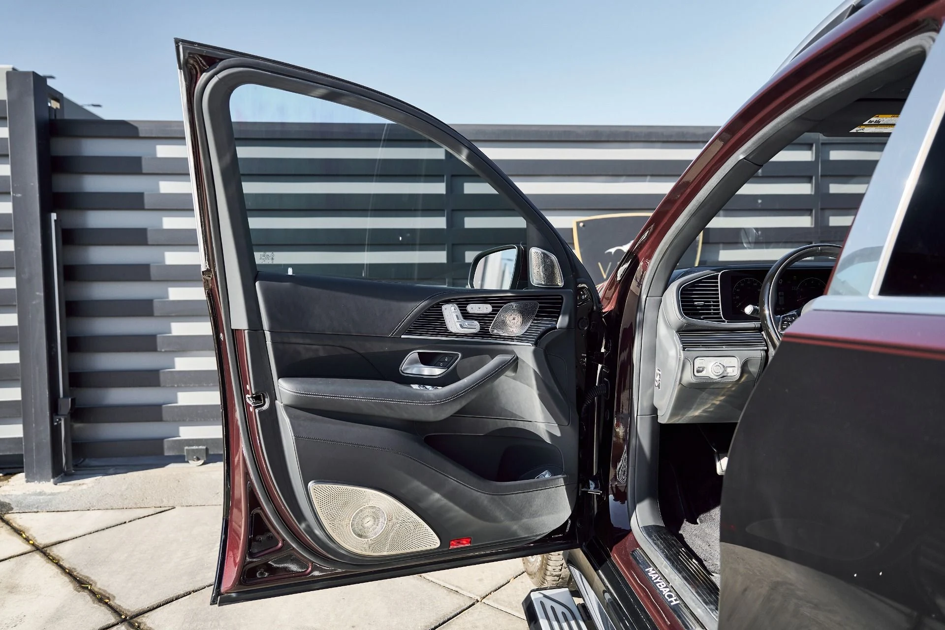 mph023_1995570636_Used_2024_Mercedes_Benz_GLS_Maybach_GLS_600_1766882796_4b2e286f9f