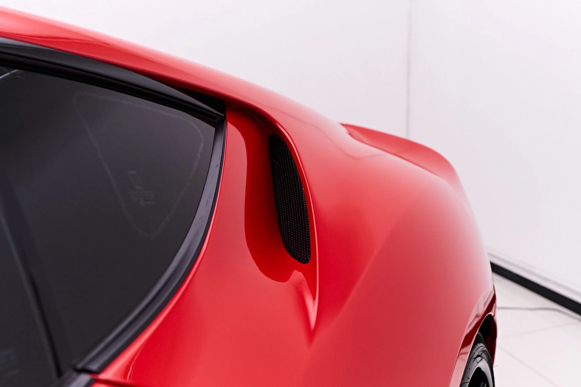 mph023_199909596_Used_2018_Ferrari_812_Superfast_Base_1746047538_d55f86138a