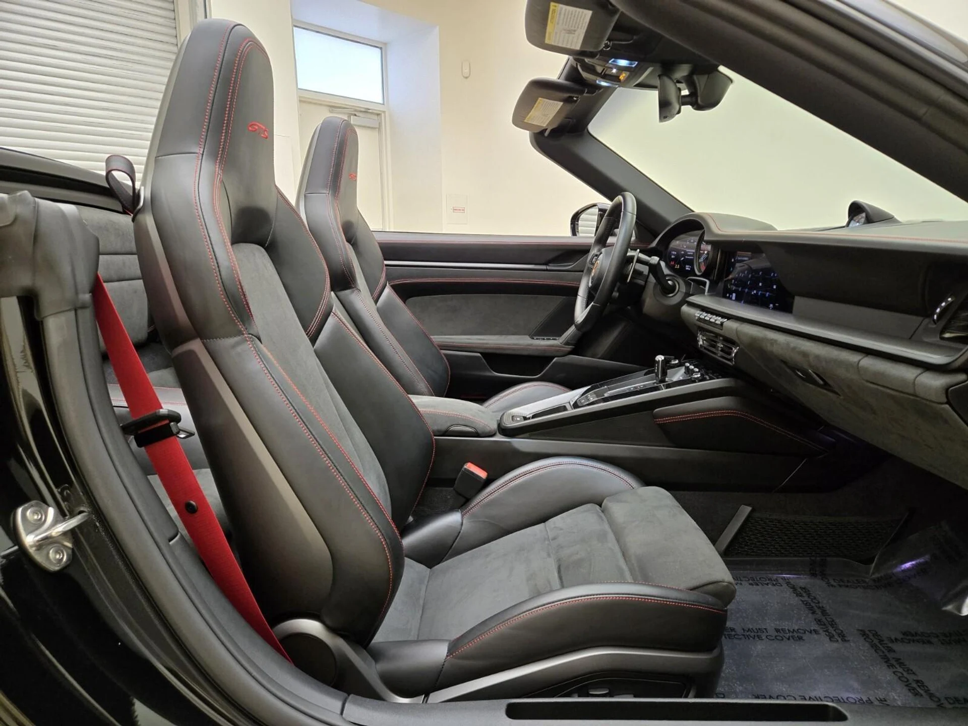 mph023_2005109445_Used_2023_Porsche_911_Carrera_4_GTS_1767422886_2e0391d7a7