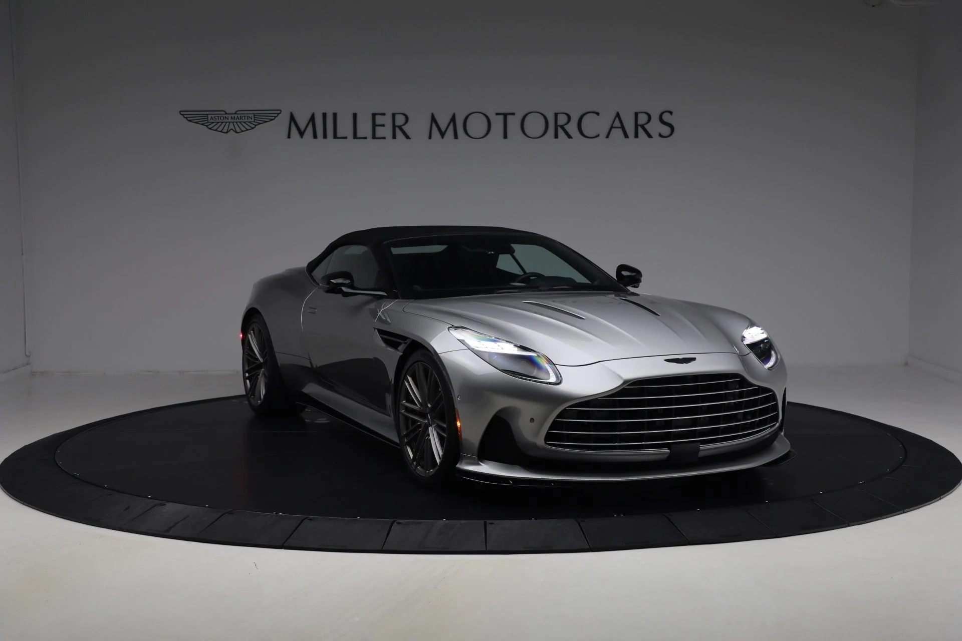 mph023_2031777942_Used_2024_Aston_Martin_DB_12_Volante_1789831142_8087392dca