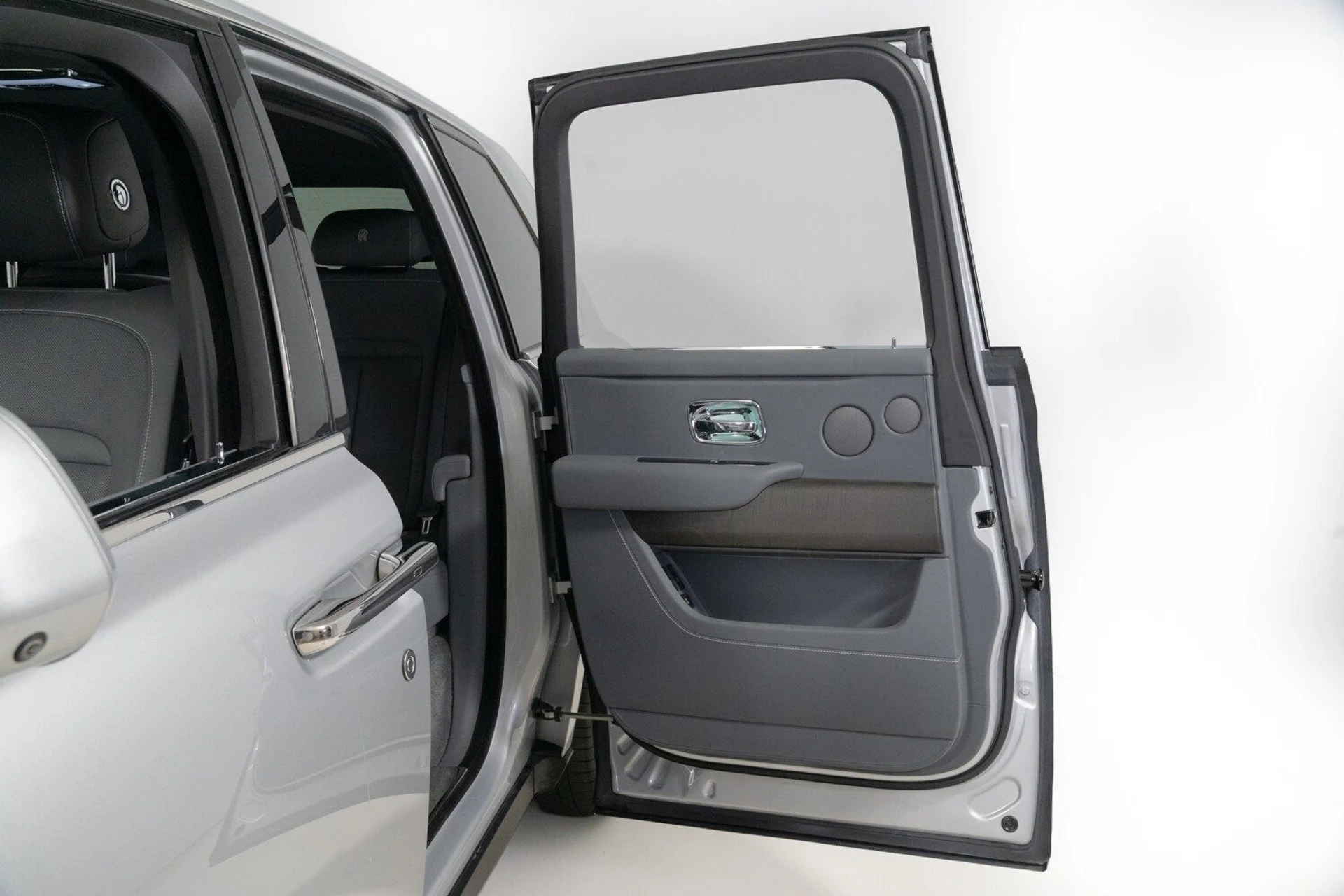 mph023_2042454264_6daf124e289949398bdf9b17e2bad516_c43c67292e