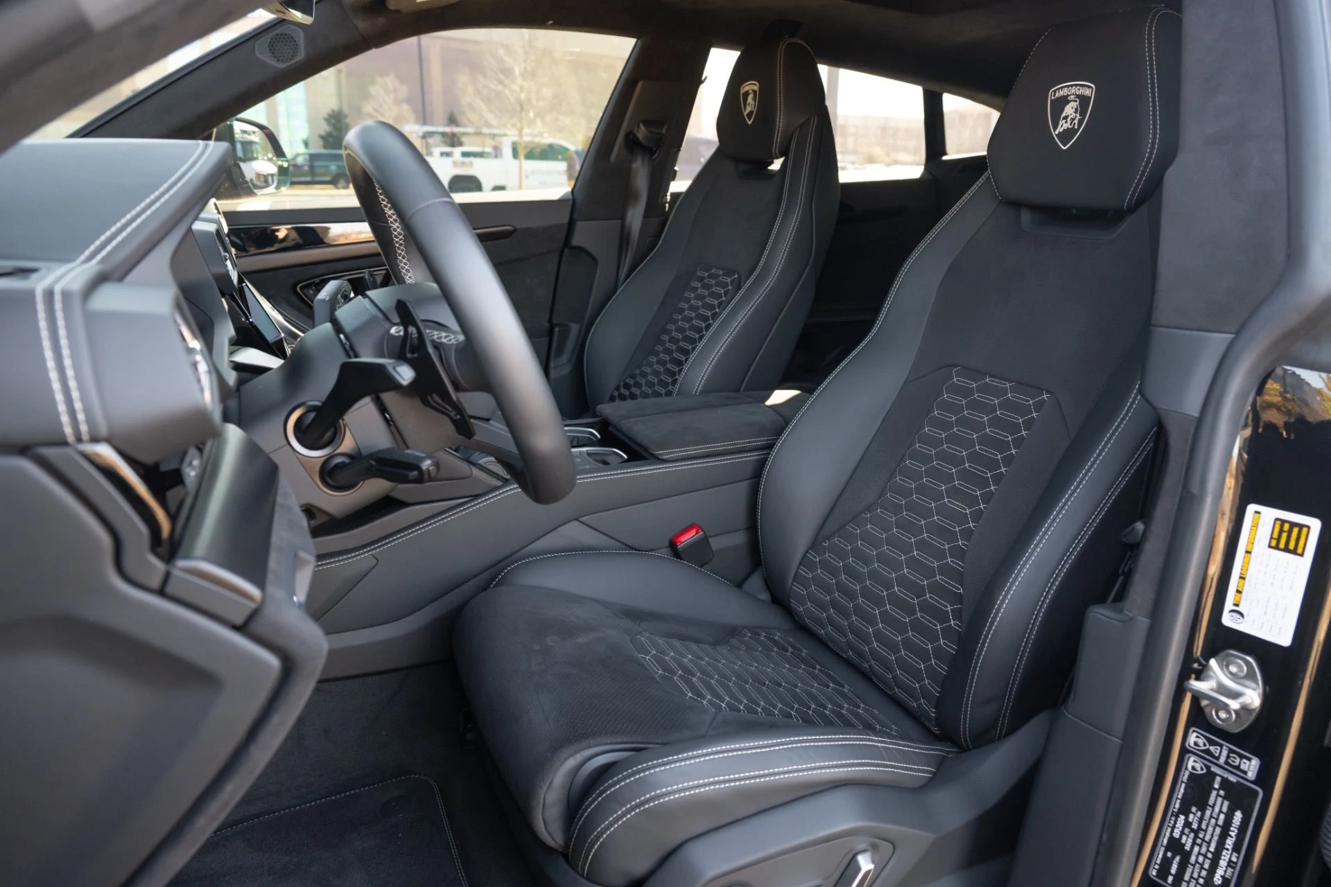 mph023_2049133447_Used_2024_Lamborghini_URUS_S_1771273319_34d9870383