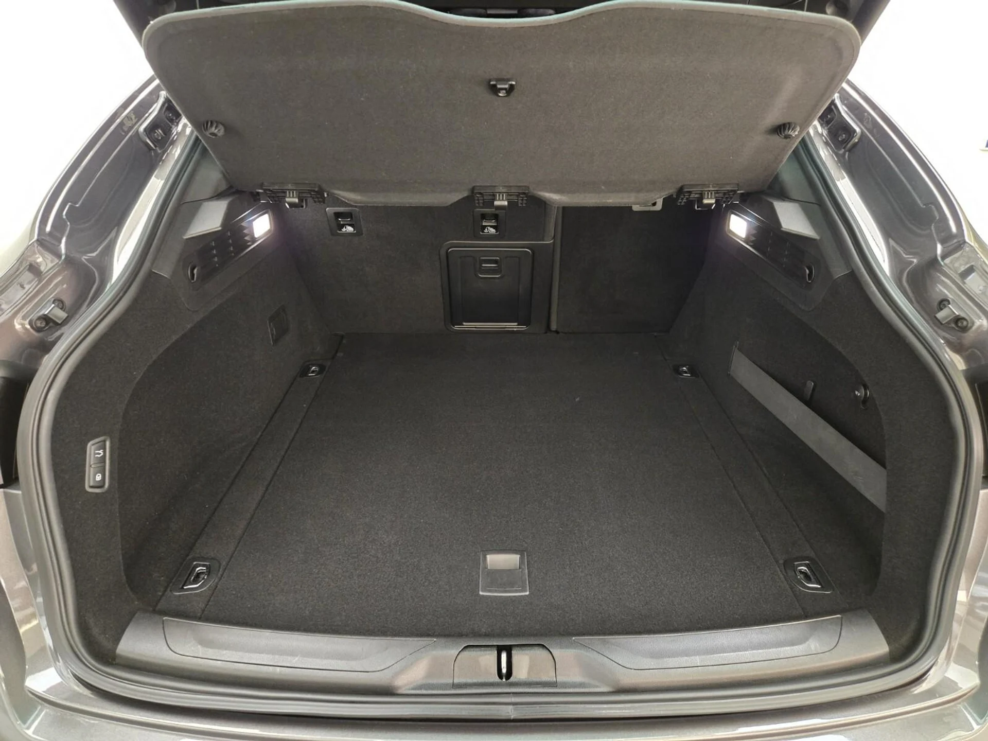 mph023_205650101_Used_2021_Maserati_Levante_S_1768891456_67bbf5abd1