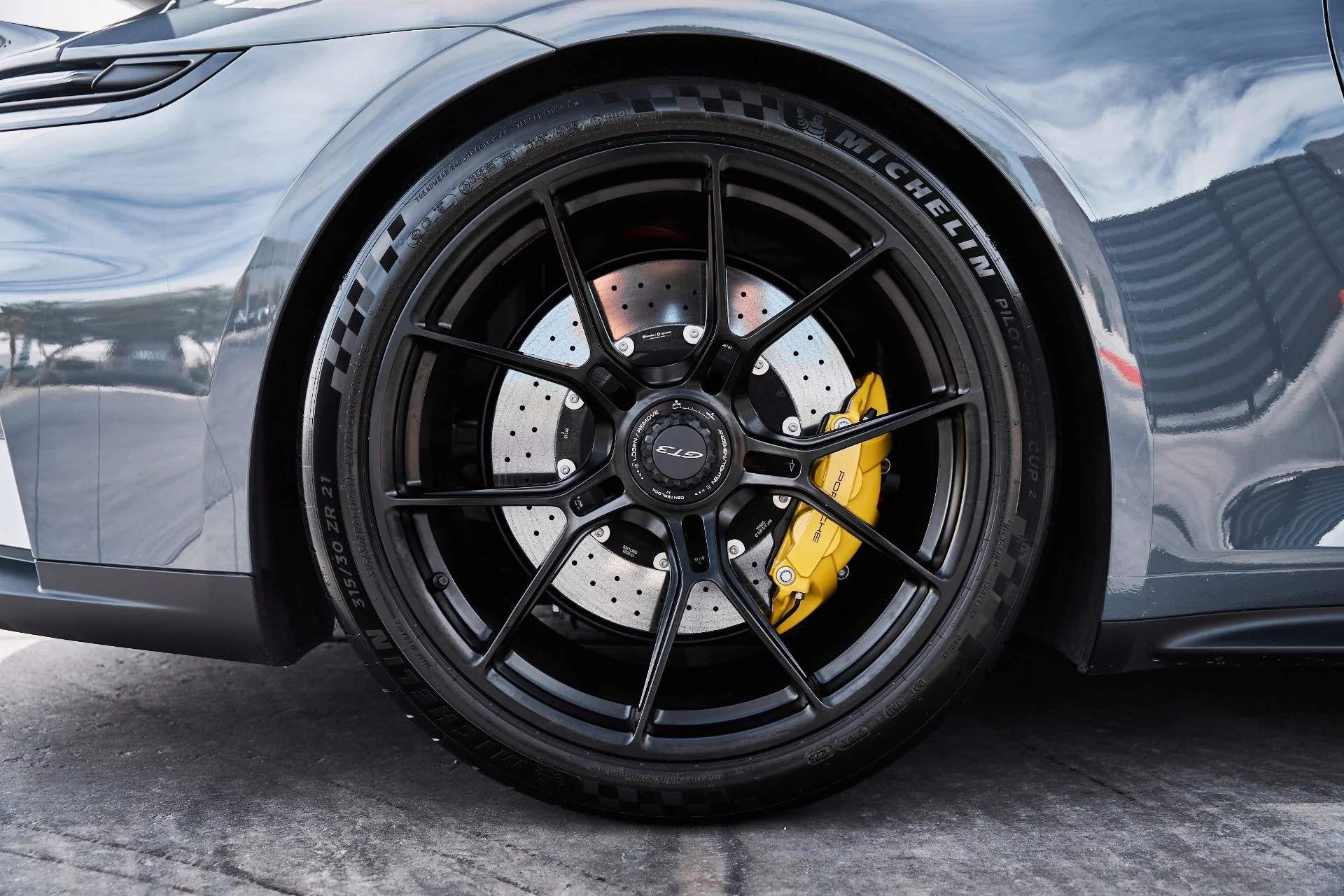 mph023_2061454505_Used_2025_Porsche_911_GT_3_1775332872_909371afa0