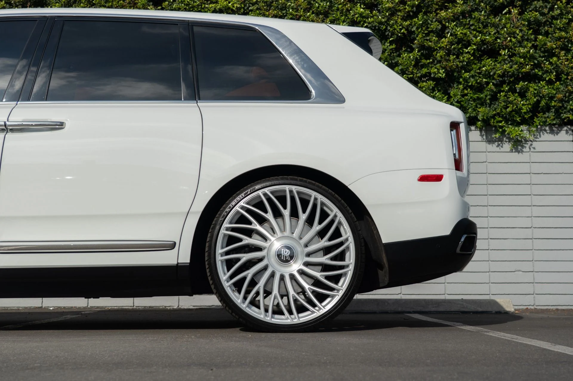 mph023_2062724428_Used_2022_Rolls_Royce_Cullinan_1758310349_a1ddc7c4f6