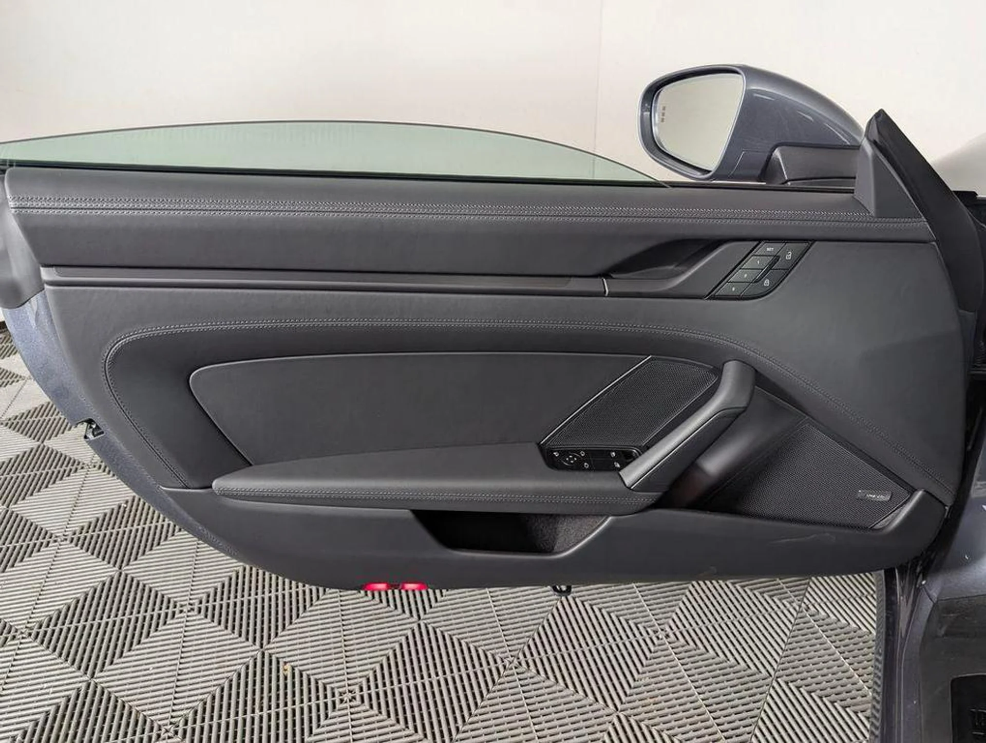 mph023_2068200020_Yr_YI_tk_X3_An_A6_Yv_Vn_Klg_Wv_Uvmt_Y_a2382e8c90