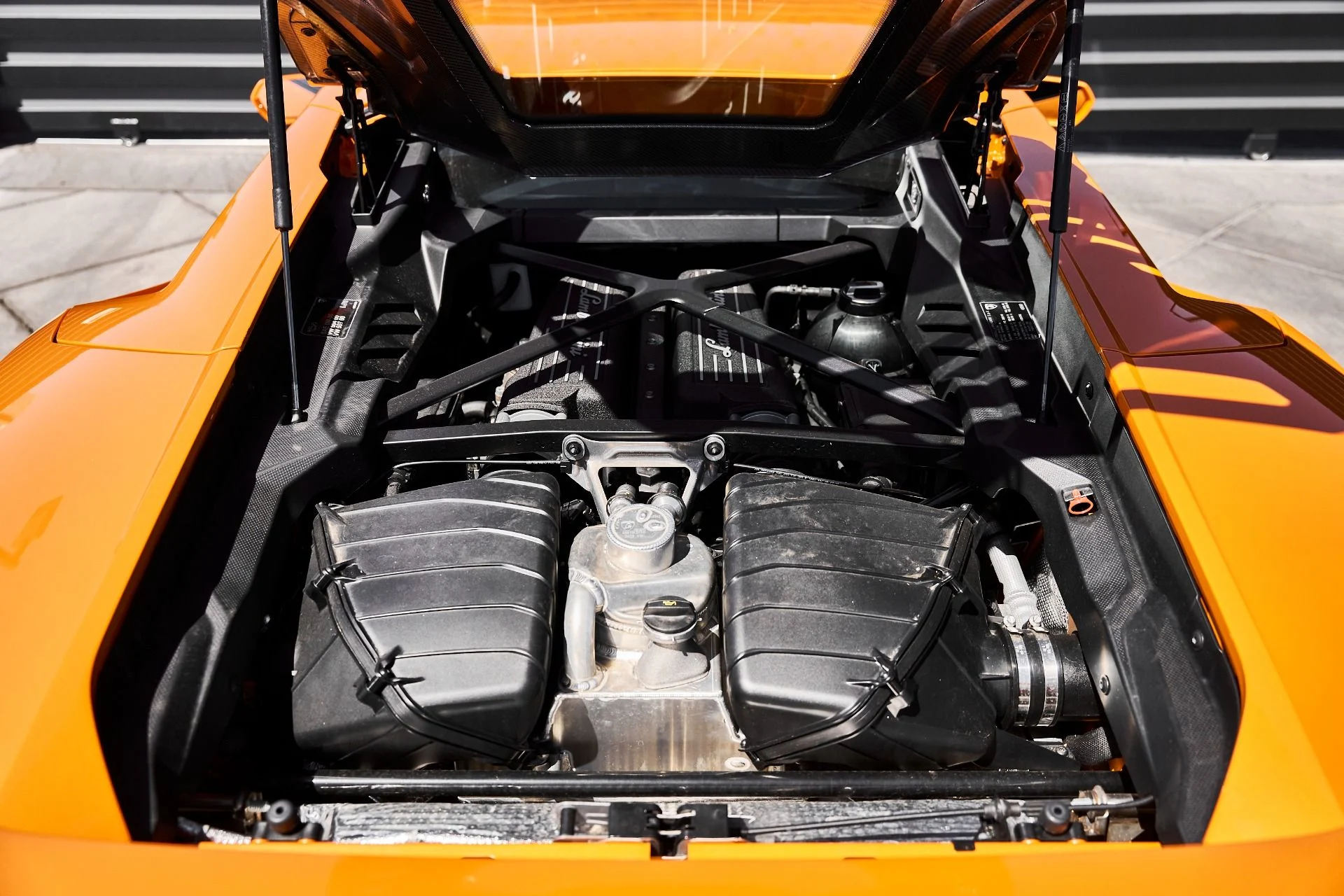 mph023_2069654400_Used_2023_Lamborghini_Huracan_Tecnica_Base_1777011627_3a63a898bf