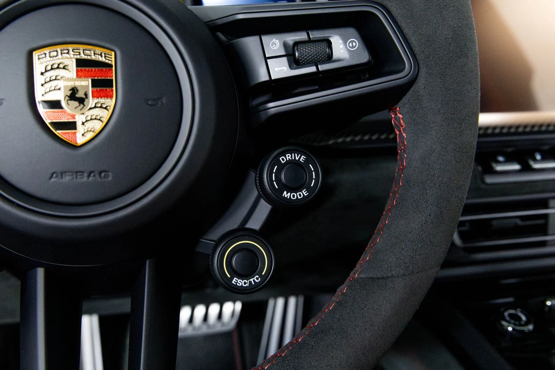 mph023_2074368981_Used_2025_Porsche_911_GT_3_RS_1760657239_569c5e5b2b