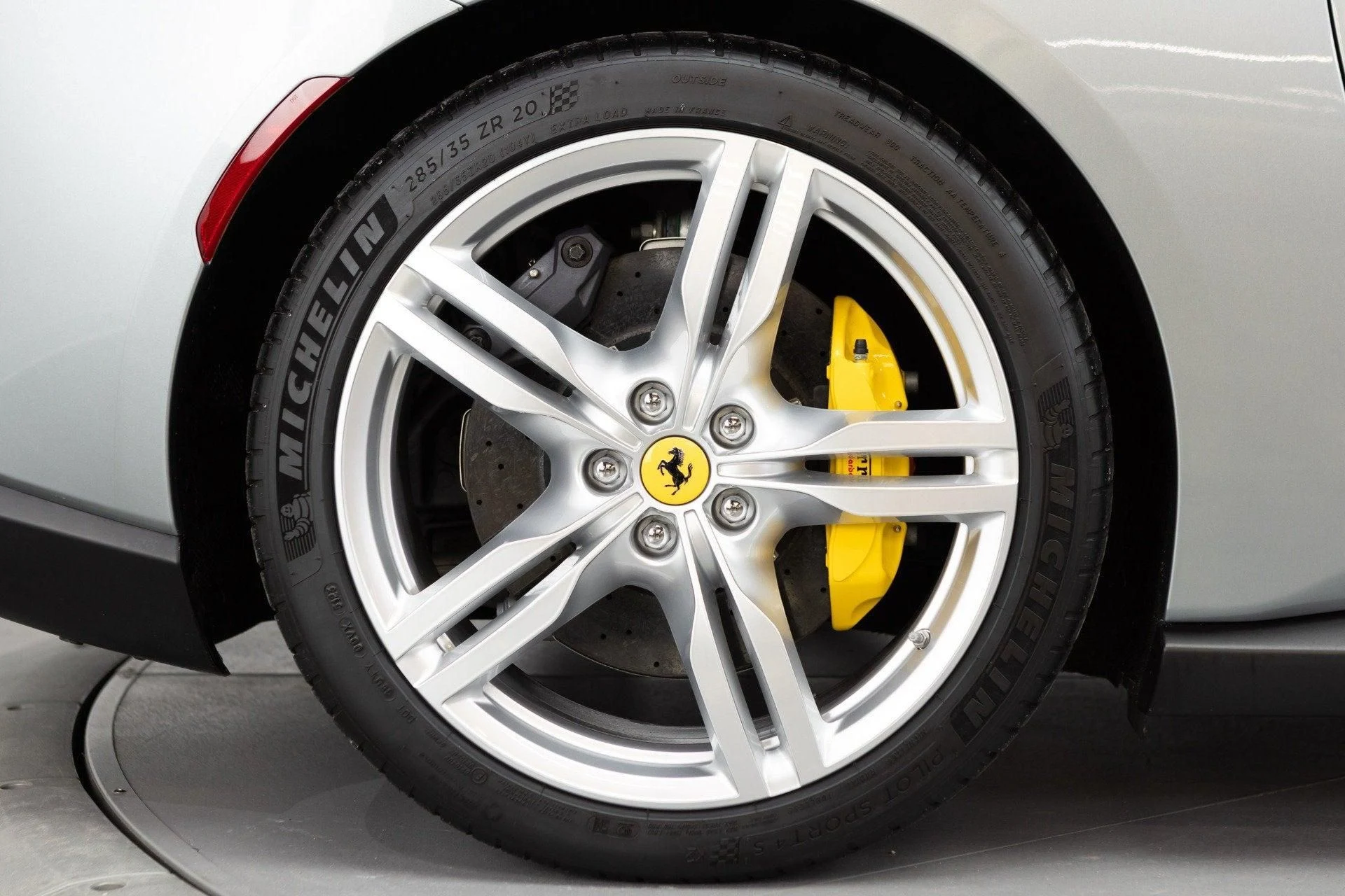 mph023_2077285356_Used_2019_Ferrari_Portofino_1792504061_94dbd8bf5e