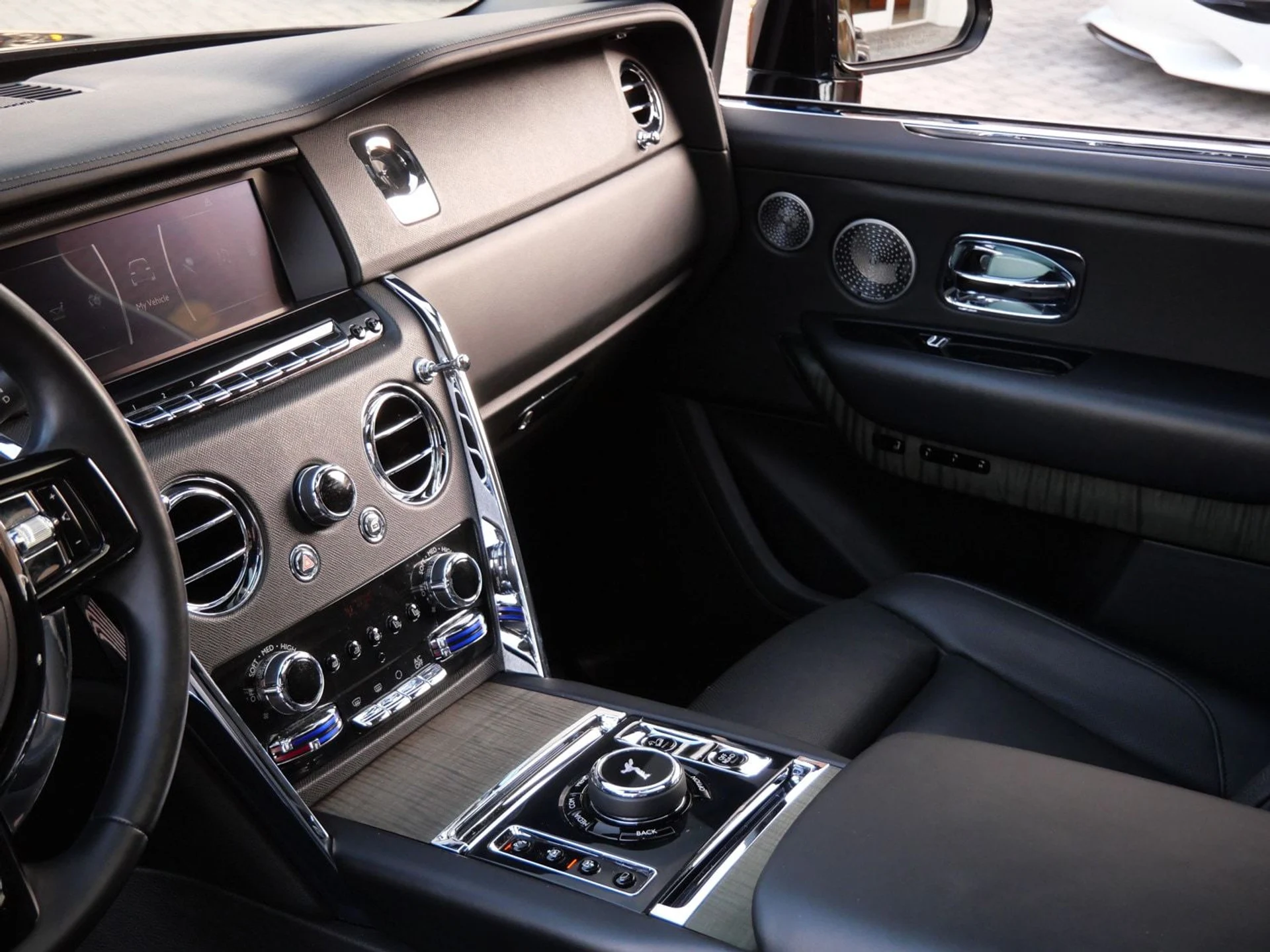 mph023_2091341808_a015acab7b3e47d9b254578e8de7f43b_934abf6faf