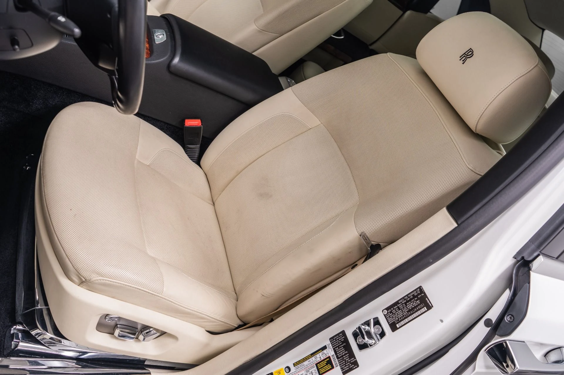 mph023_2093144409_Used_2010_Rolls_Royce_Ghost_1777319383_984e92e4b5