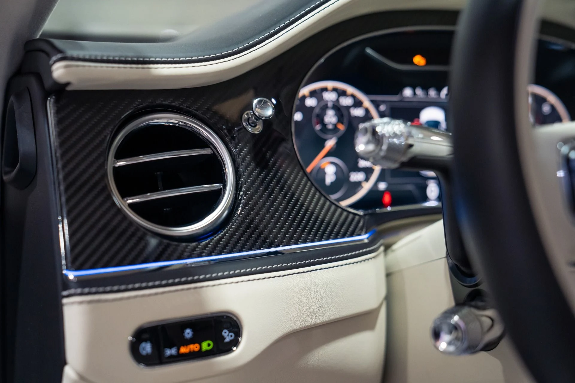 mph023_2100521811_Used_2023_Bentley_Flying_Spur_Azure_1787341097_0e43866c5c