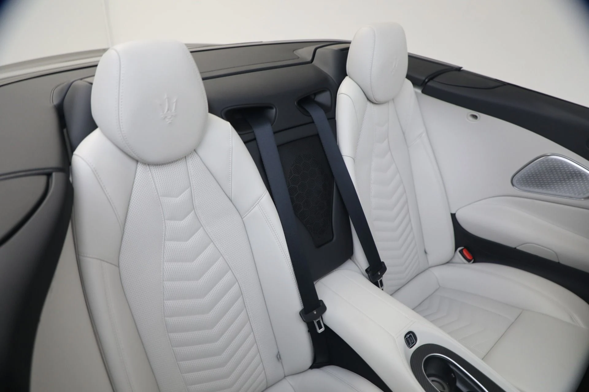 mph023_2101953341_New_2026_Maserati_Gran_Cabrio_Modena_1765306222_5eca283d93