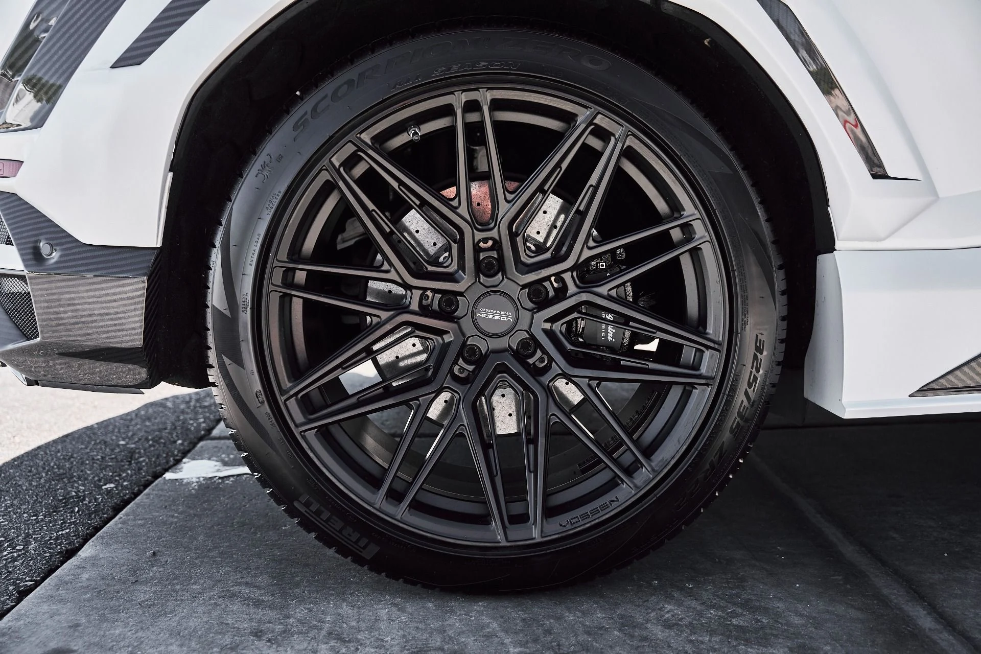 mph023_2106720996_Used_2019_Lamborghini_Urus_Base_1776301828_fcb6b3c0e5