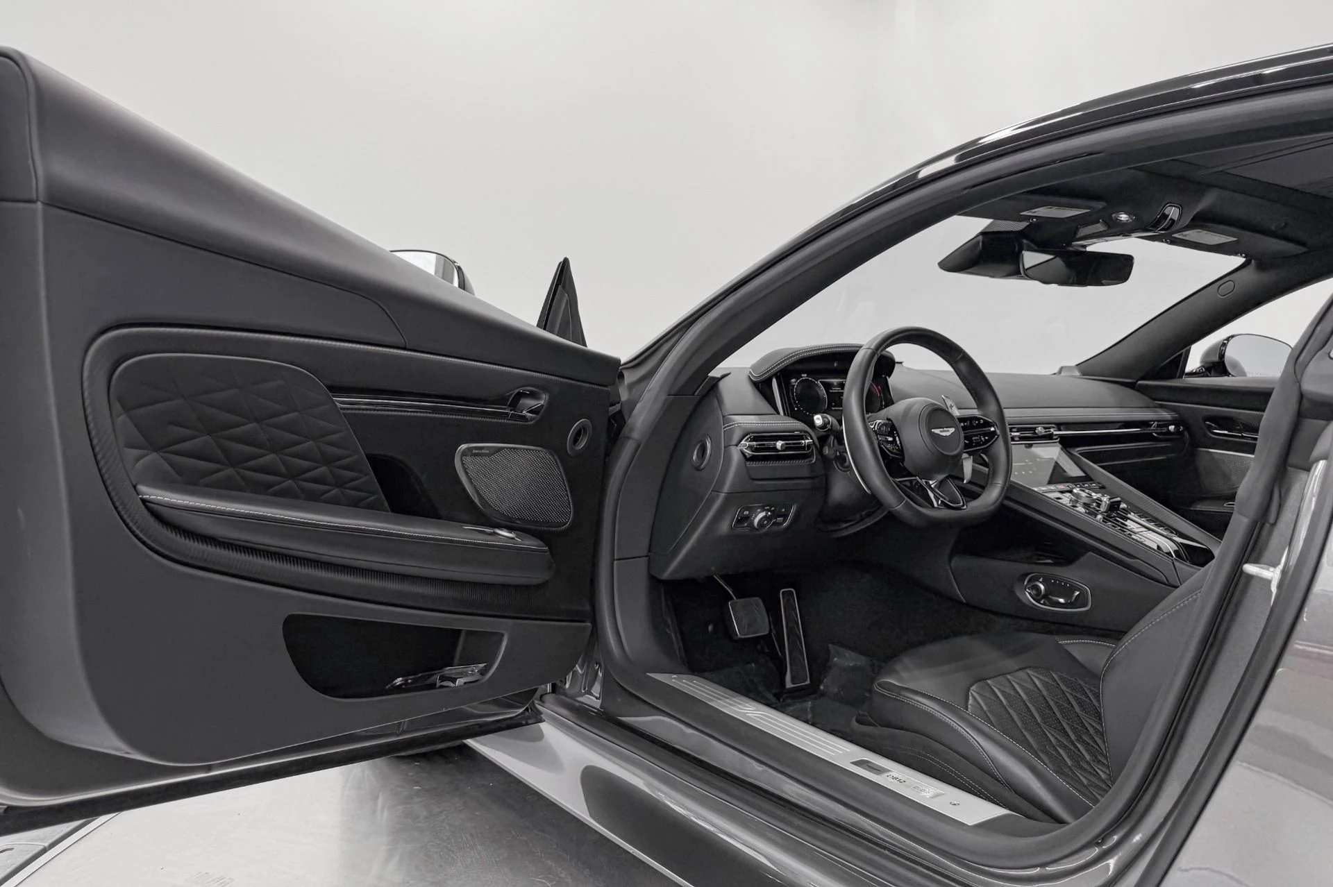 mph023_2107105228_Used_2024_Aston_Martin_DB_12_V8_Inspire_Sport_Interior_671_Horsepower_Low_M_Iles_1784830647_8c14c5a1bb