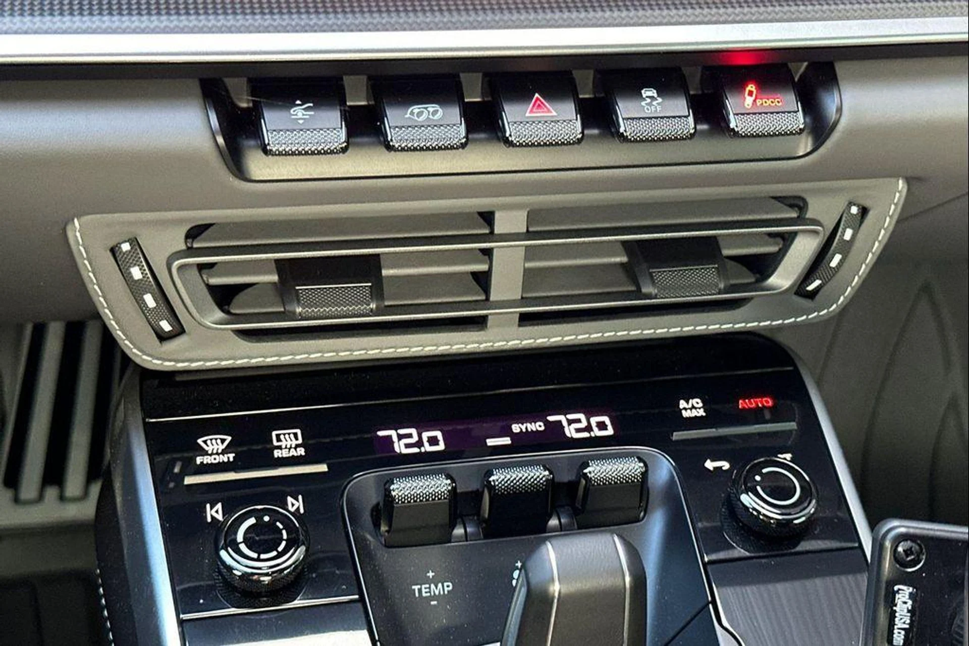 mph023_2119435323_ff_I5_W1_U5_N52_Gs_CKYPPOP_0_CR_Uv_NQ_c8fb15fb91