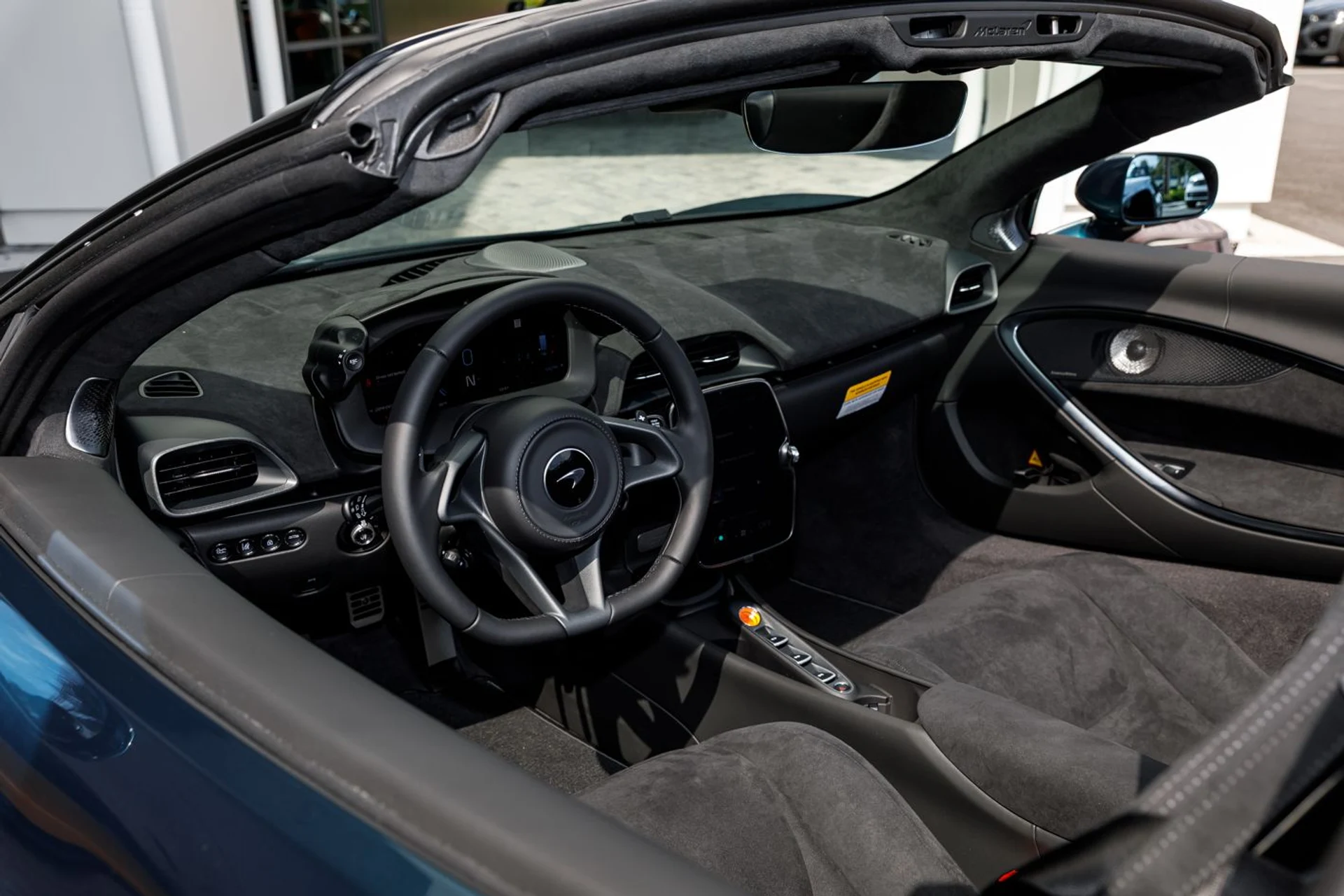 mph023_2121542588_587_p24_l_23e818ccf5