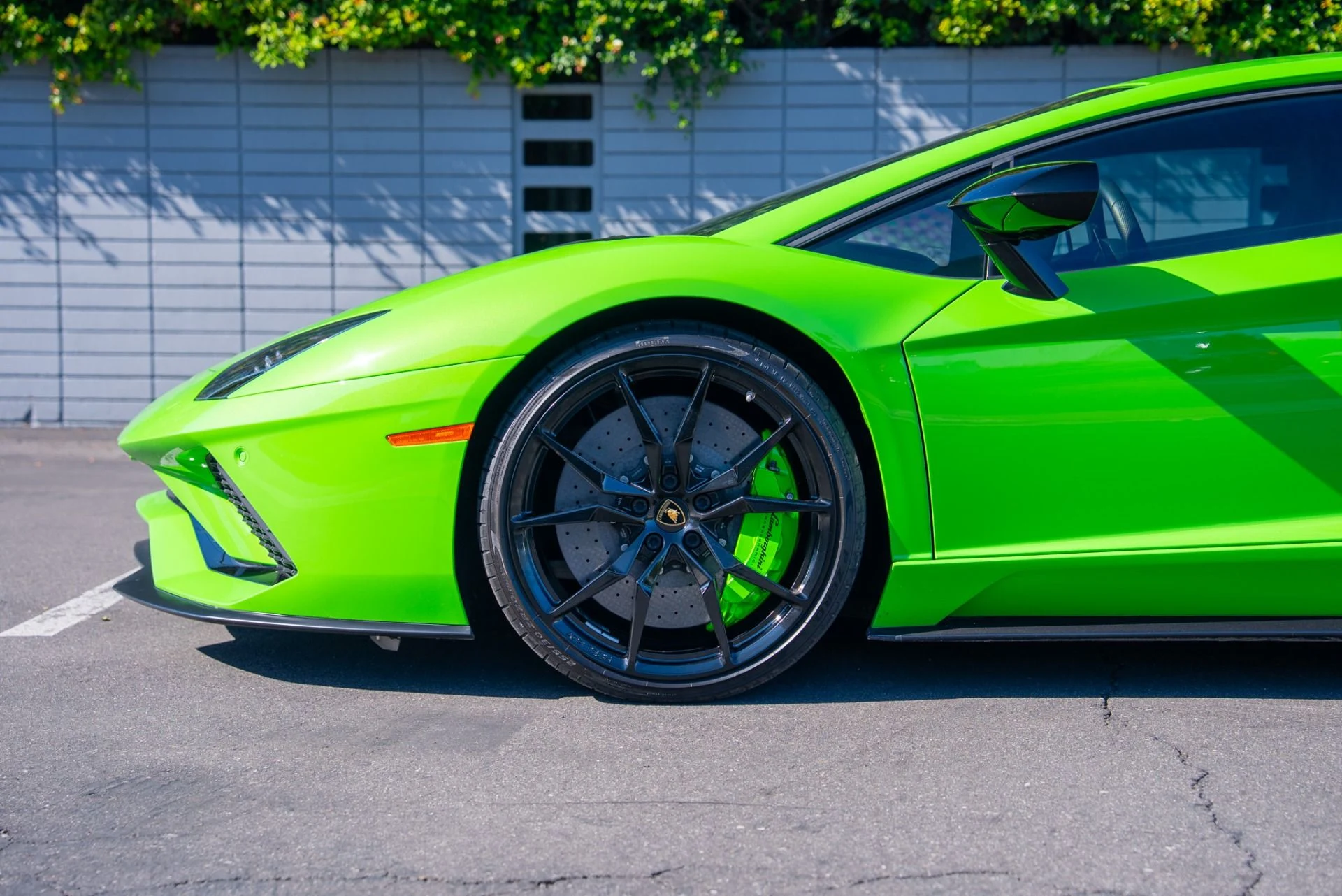 mph023_212407625_Used_2018_Lamborghini_Aventador_LP_740_4_S_1762289338_ad707189b0