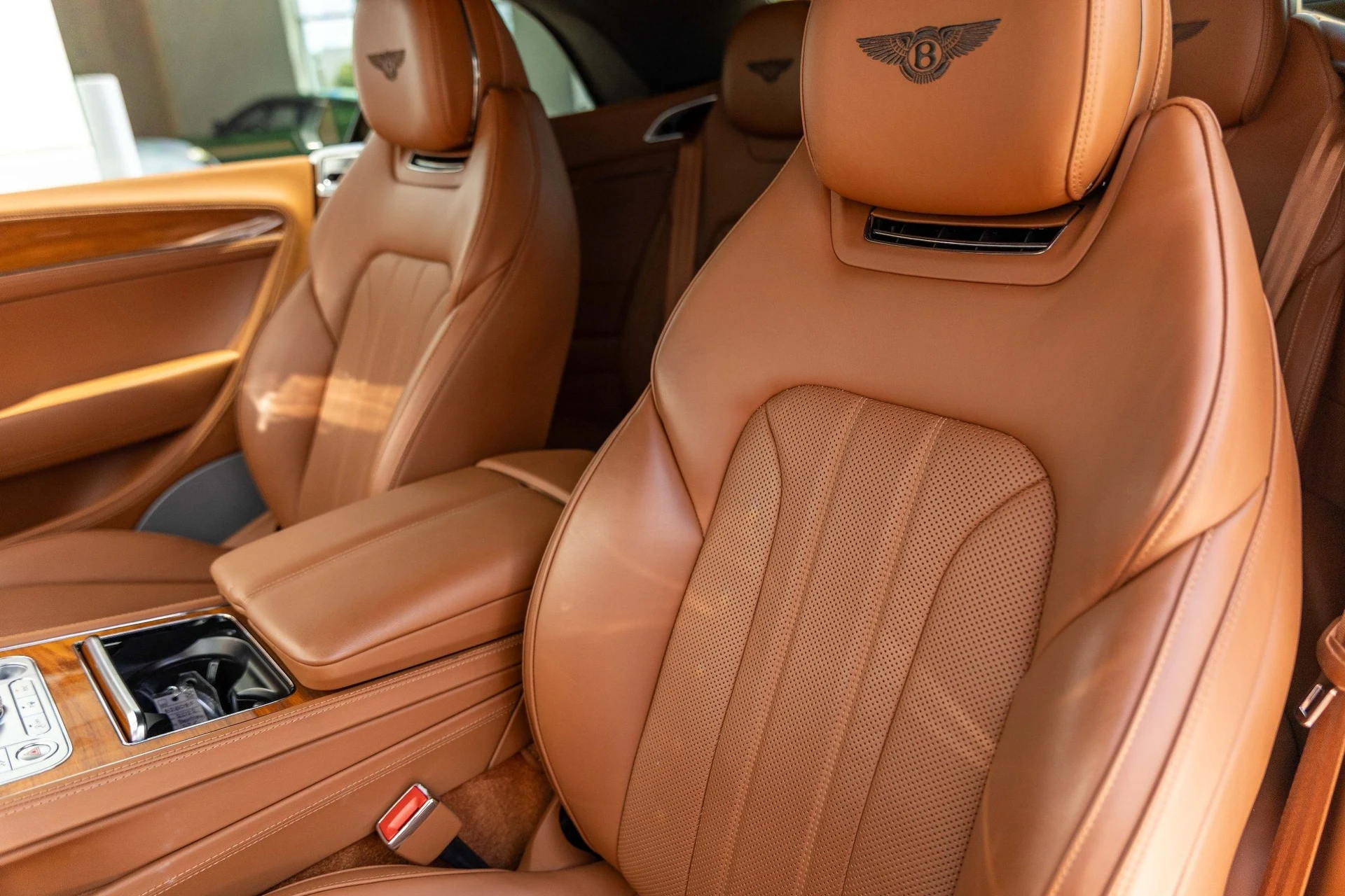 mph023_2128469724_Hi_Tech_Luxury_Imports_LLC_SCBDG_4_ZG_6_NC_091269_image_23_b04762982a