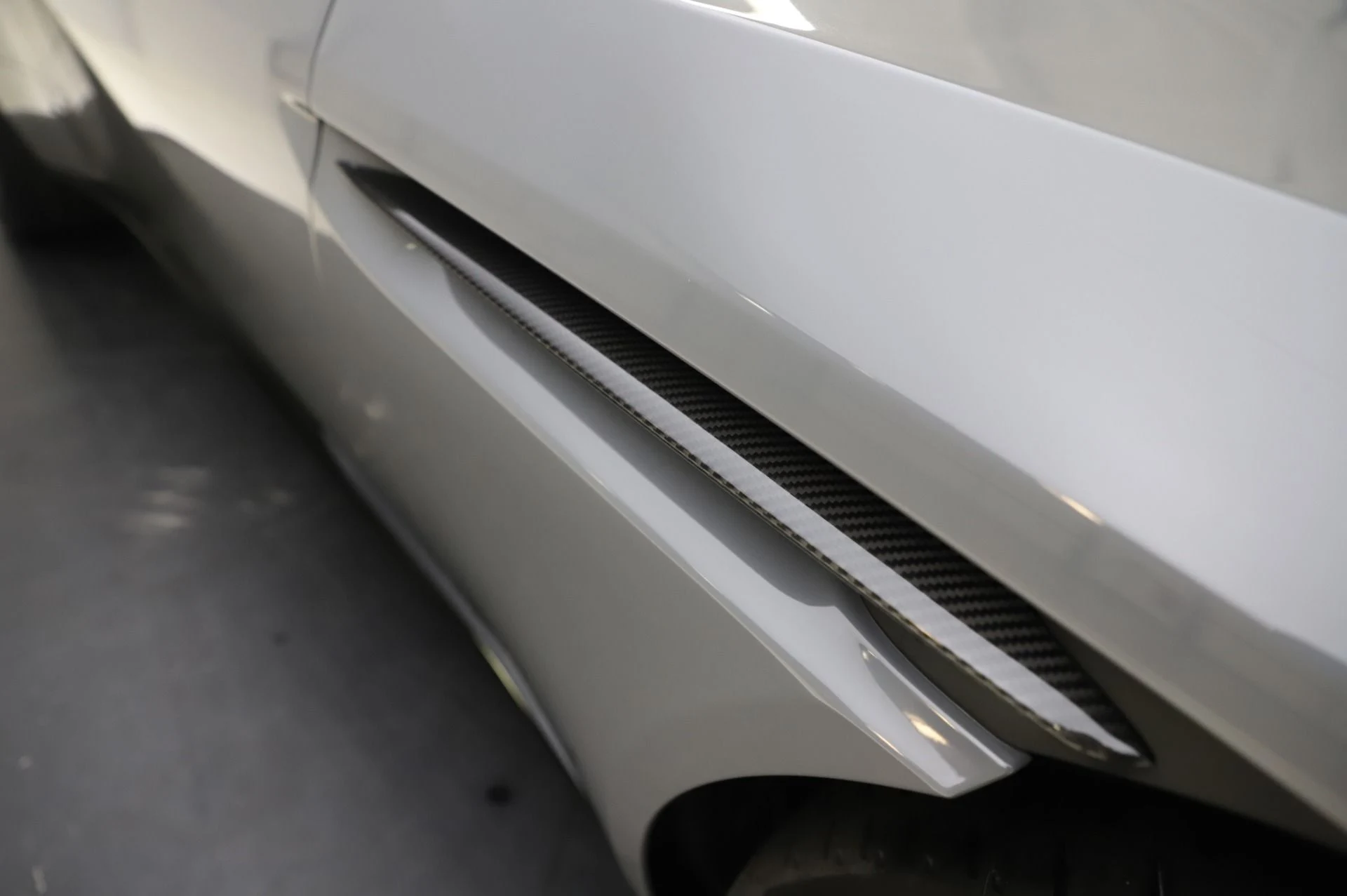 mph023_2129047466_Used_2020_Aston_Martin_DB_11_V12_AMR_Coupe_1593189982_93fef70ec4