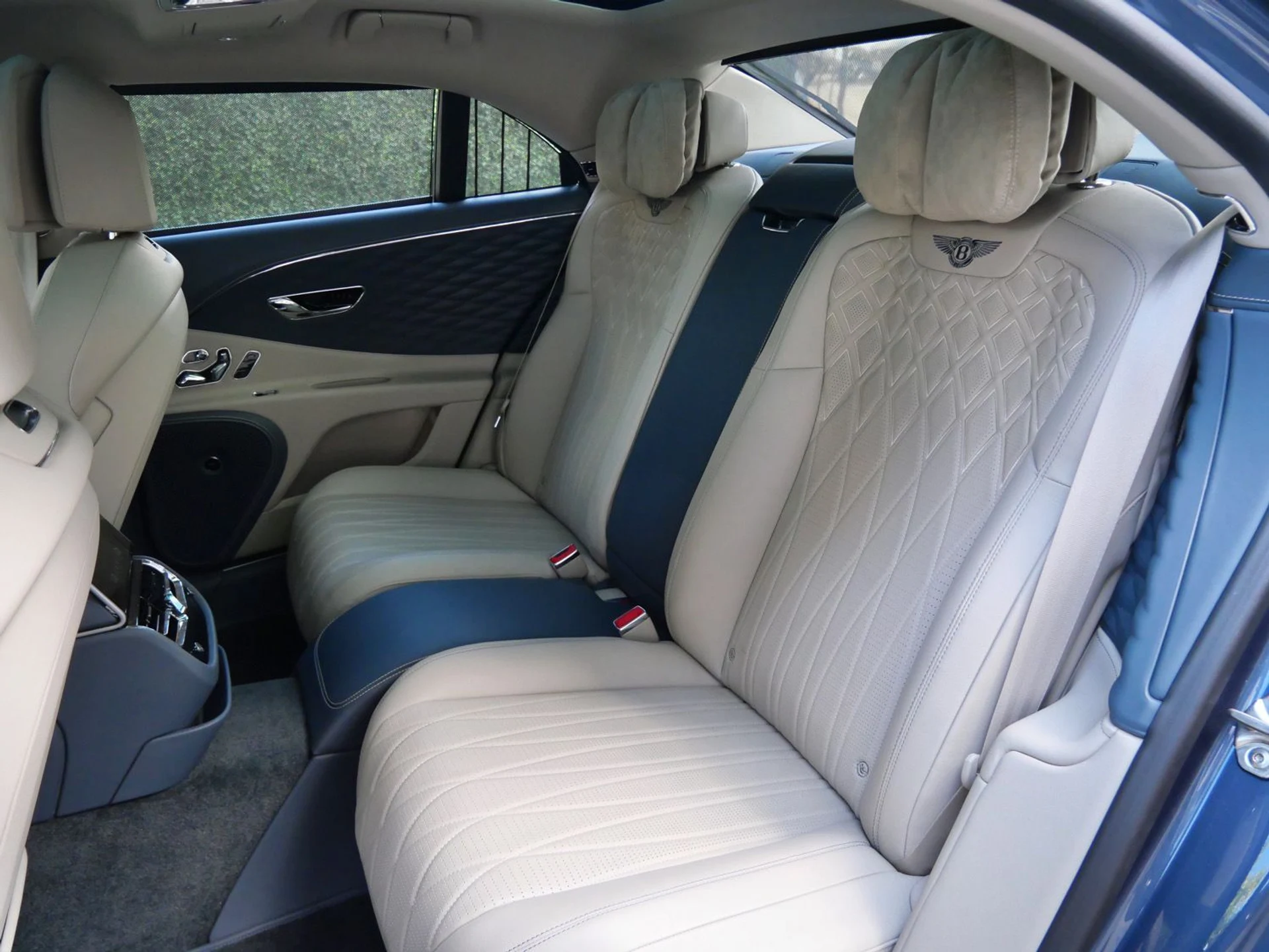 mph023_2129478289_6b20eee36a40fadde2e66b0565064d95x_a733cfb6ec