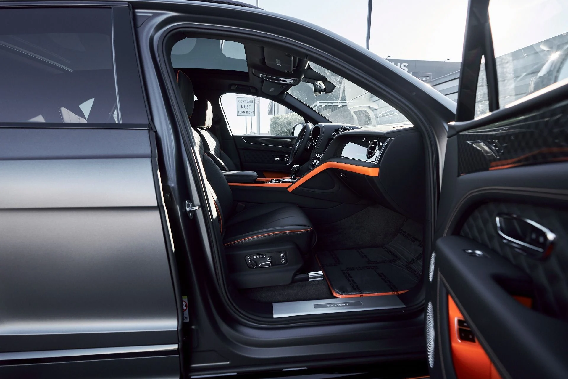 mph023_2144516479_Used_2025_Bentley_Bentayga_S_Black_Edition_1764904169_de90f89a54