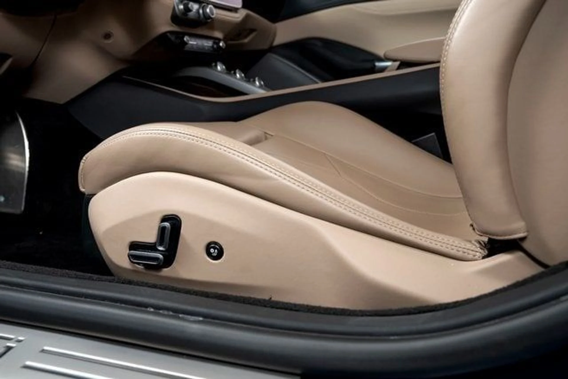 mph023_2167522071_77089ab083037a2160643bfc46c402c3x_5febeac844