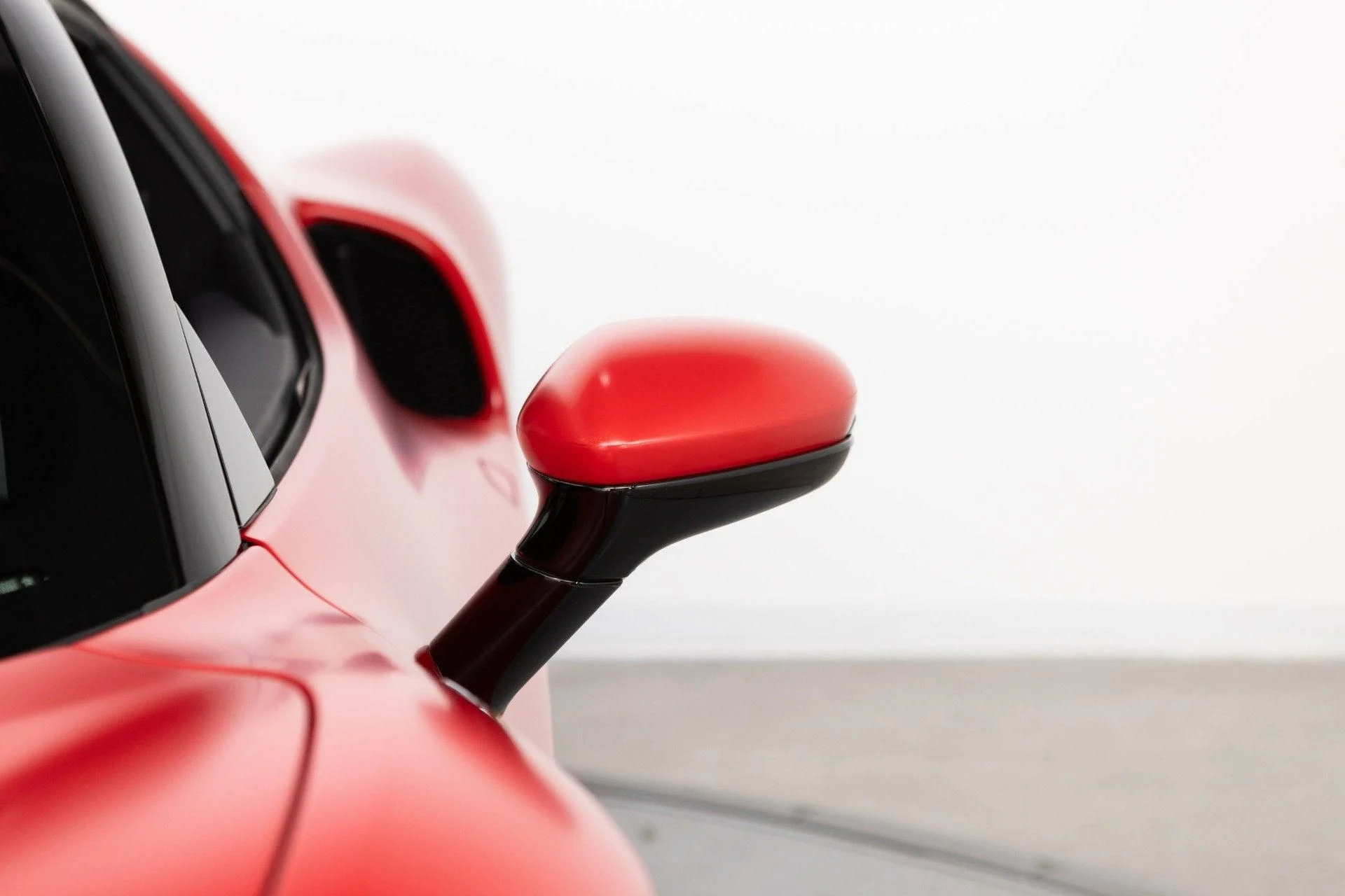 mph023_2169835107_Used_2024_Ferrari_296_GTB_1777367525_1f8153b892