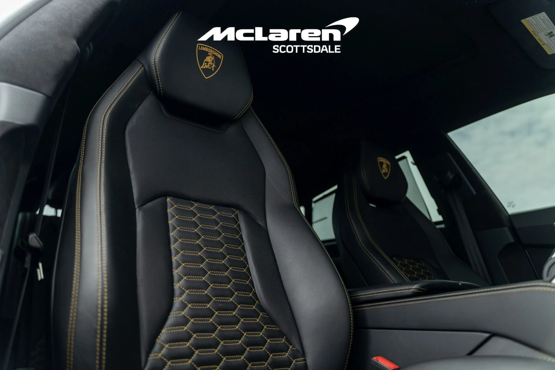 mph023_2171026396_Used_2021_LAMBORGHINI_URUS_1757137597_32ac532bf8