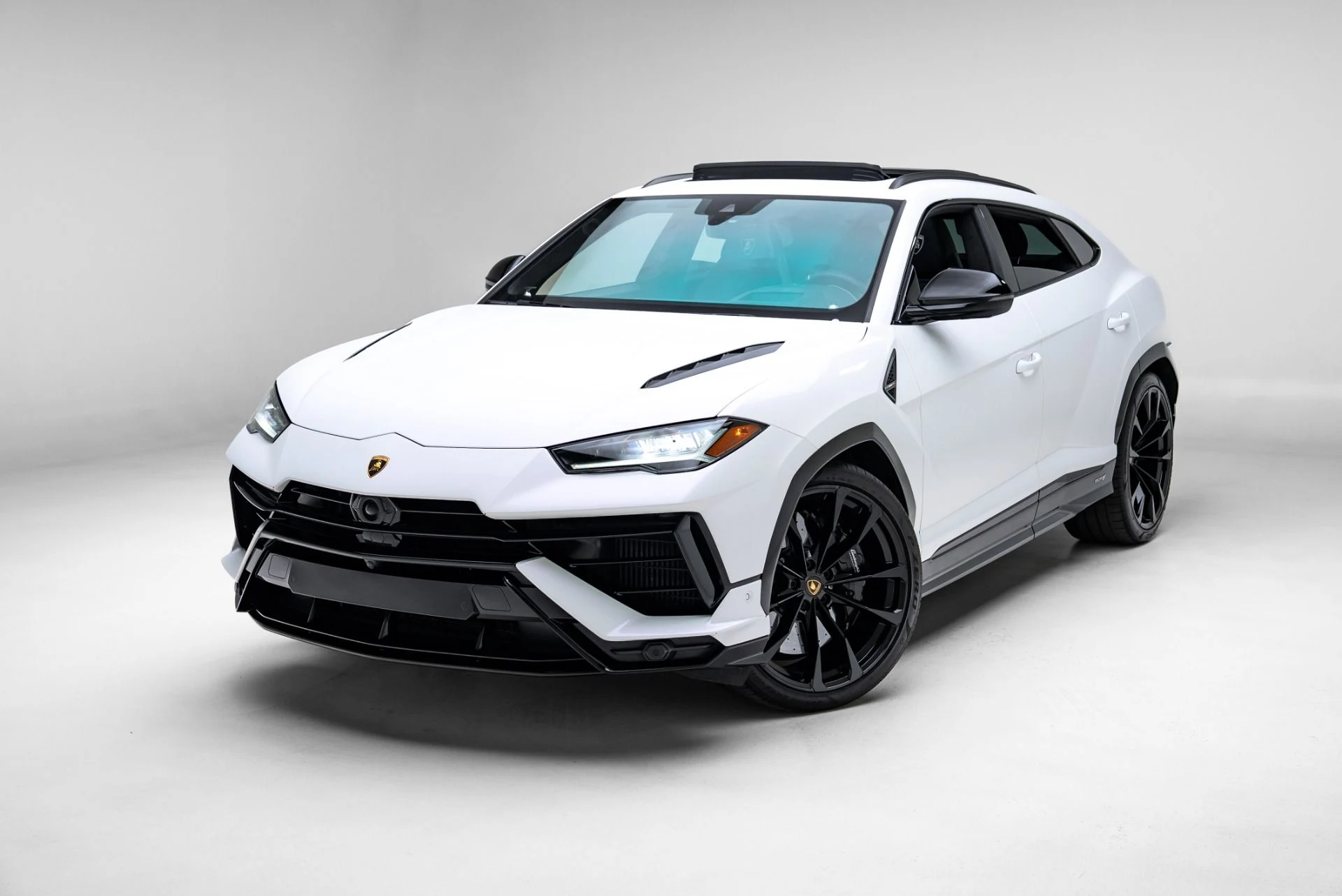 mph023_2177505382_Used_2023_Lamborghini_Urus_S_1776203789_c4f2e69c7a