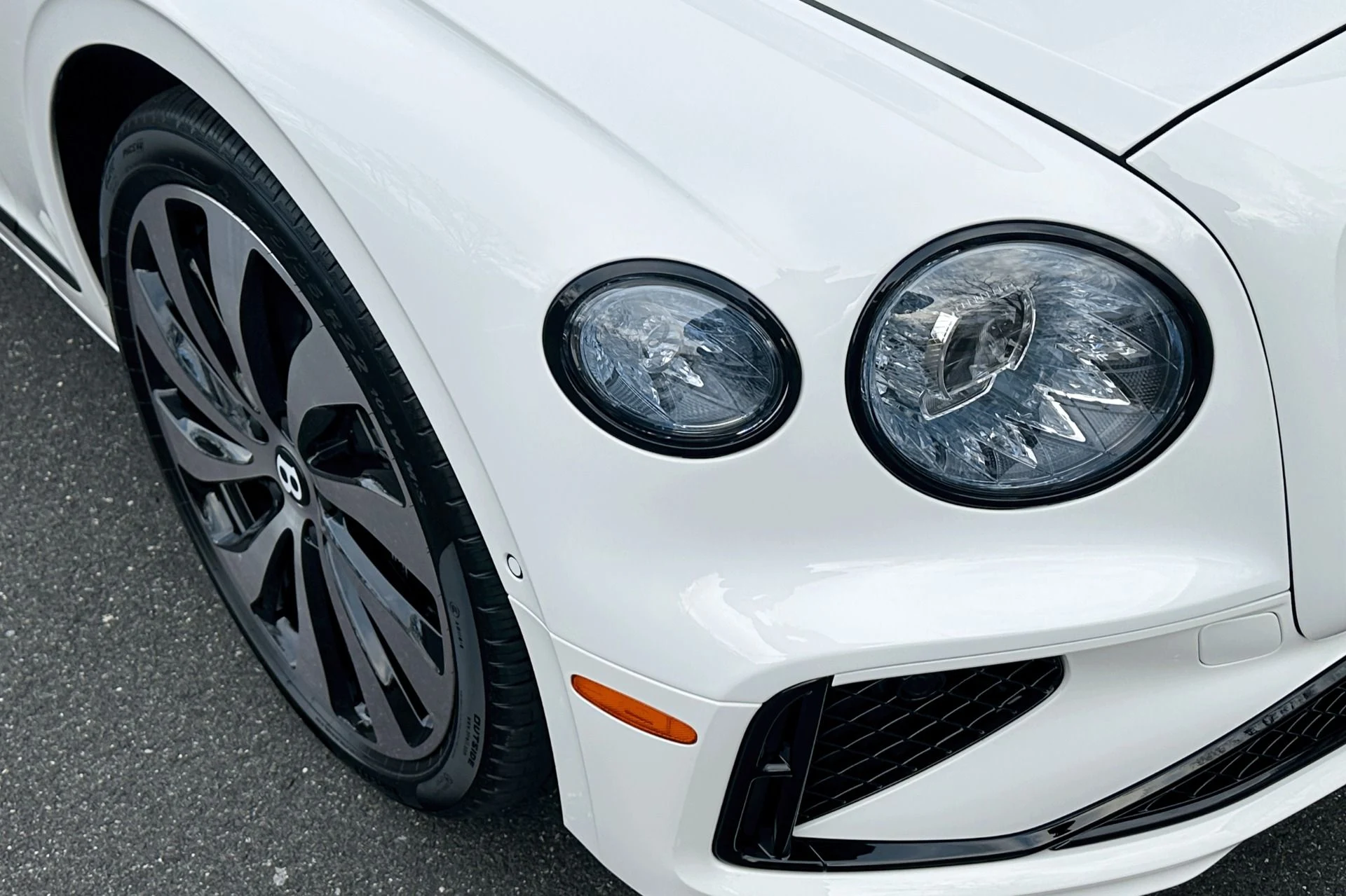 mph023_2179330484_New_2026_Bentley_Flying_Spur_1763621558_69a9db80b6