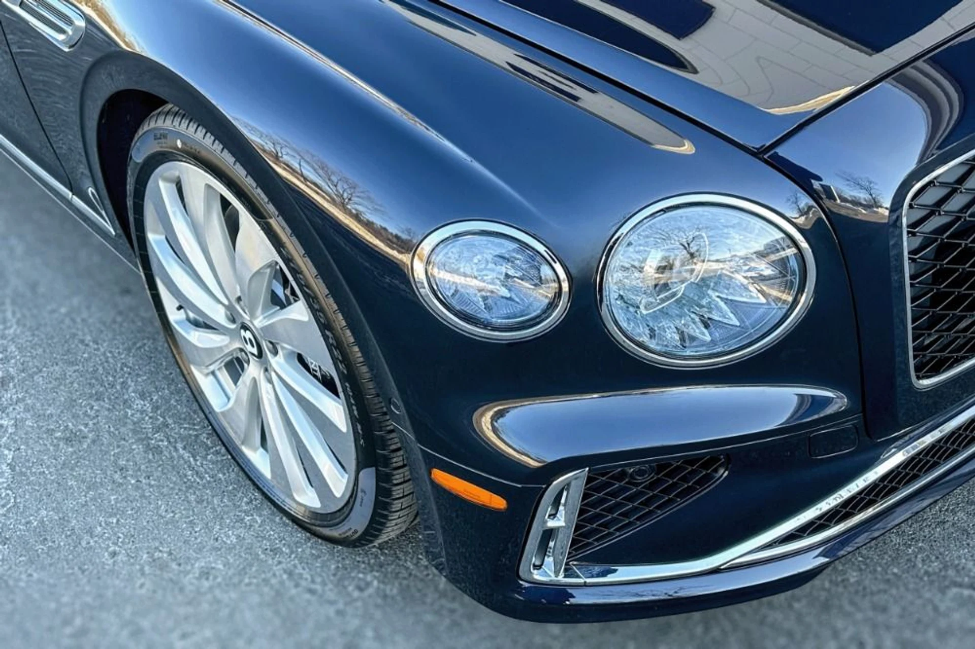 mph023_2196712469_New_2026_Bentley_Flying_Spur_1770289044_e6a09a75e3