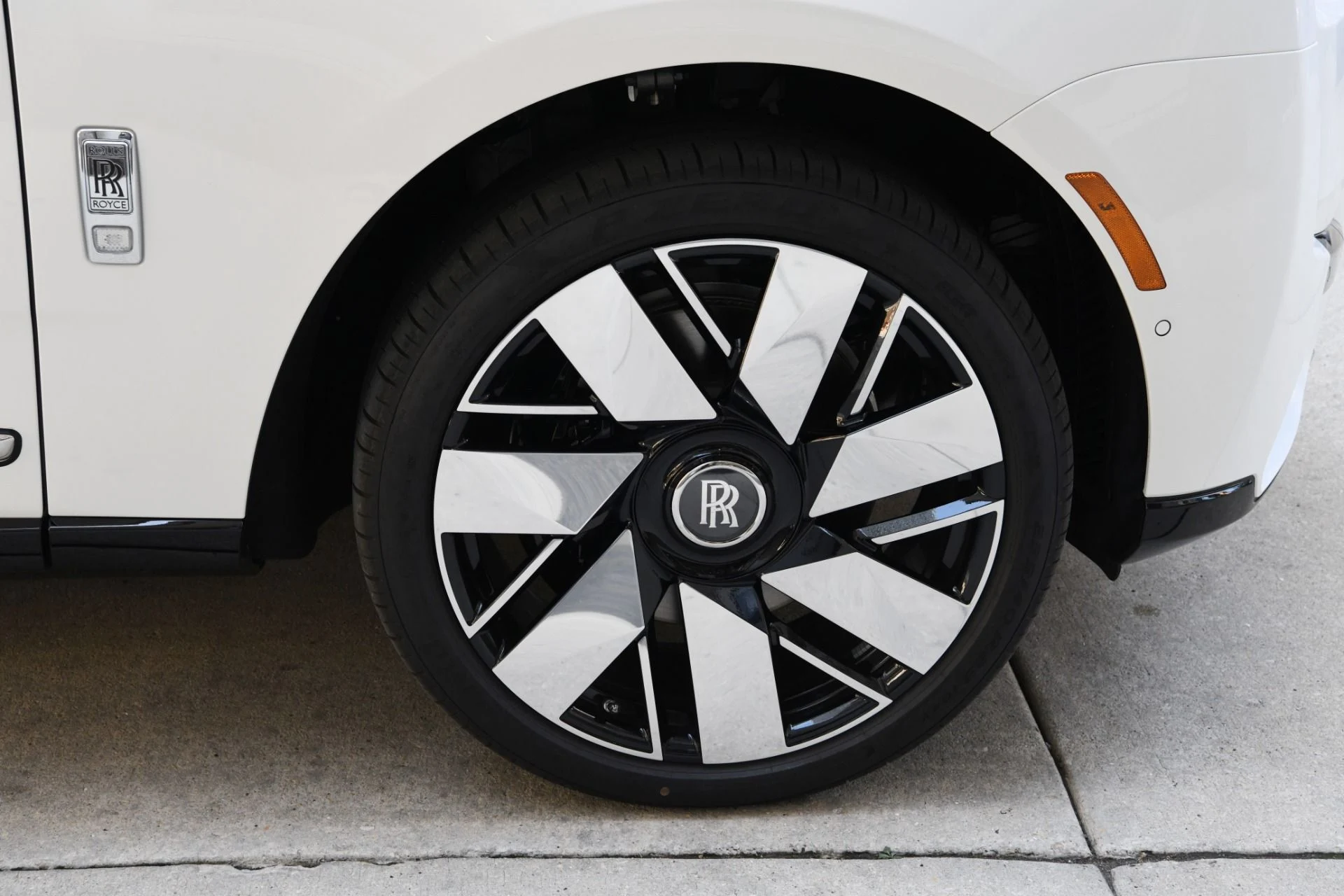 mph023_2197095465_11961_p25_l_2b8ef4f50e