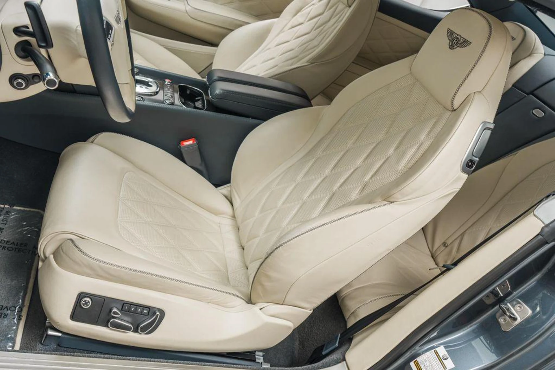 mph023_2199587483_yk_Y7x_JC_87_Bl_Wcm_R3_J_Sb_RI_La_Ykgo_e1cc4c74cb