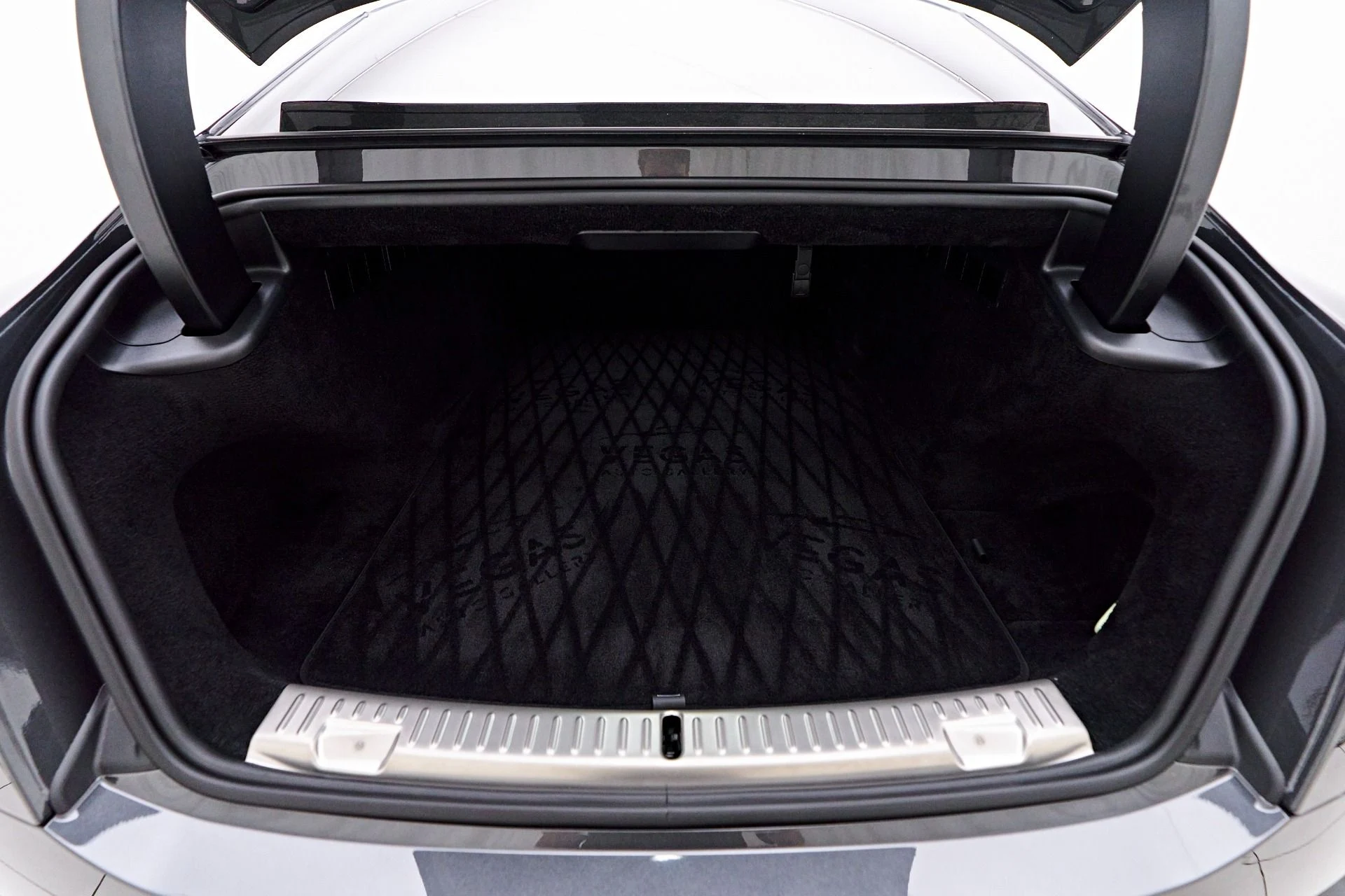 mph023_2200731555_Used_2025_Rolls_Royce_Spectre_1755107741_685bb75946
