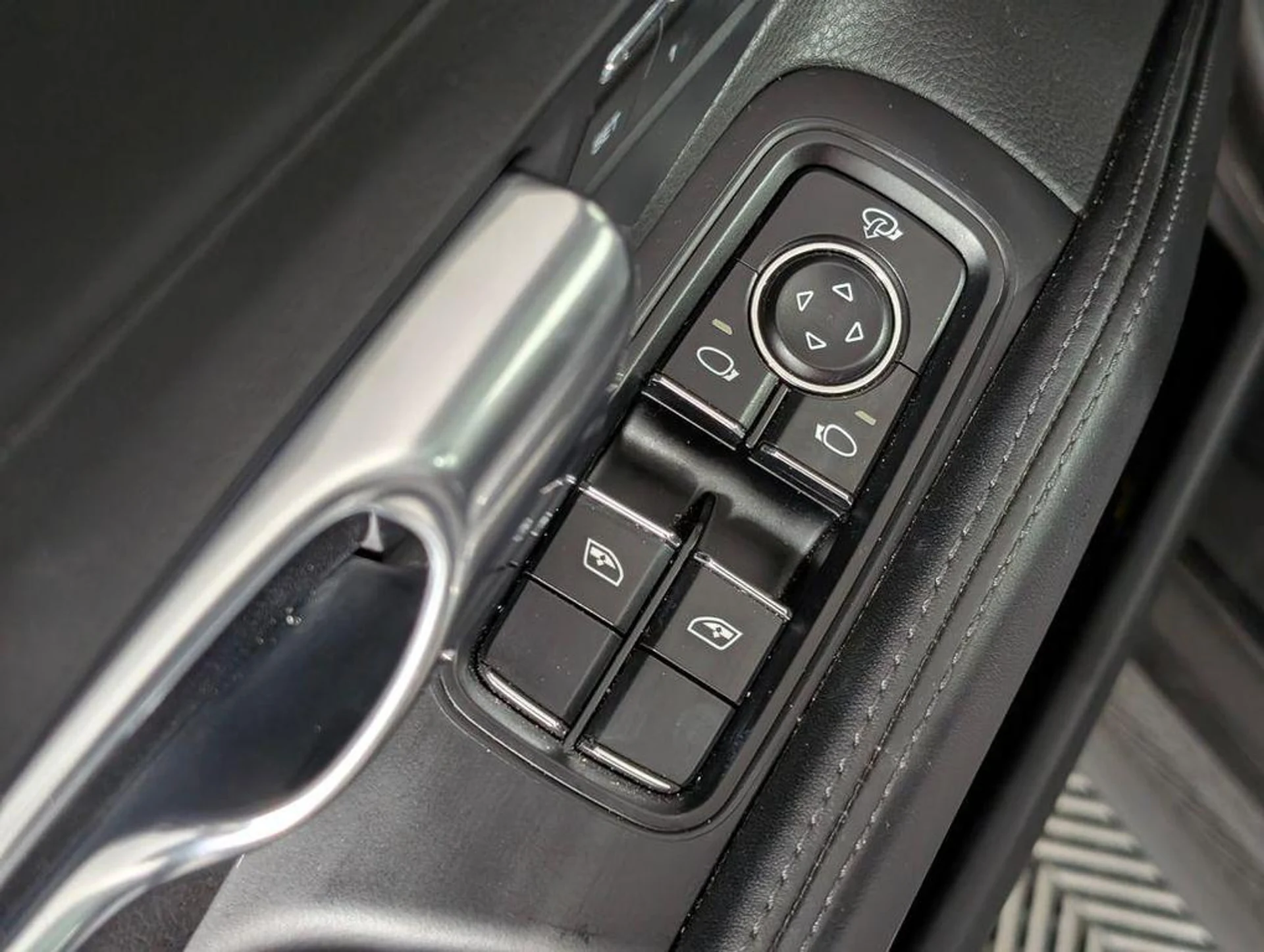 mph023_2205669089_mz_J5_L3e_ZC_Xj6i5_Zt_Y9m_Pc_Oj9_N4w_50dd4c435b