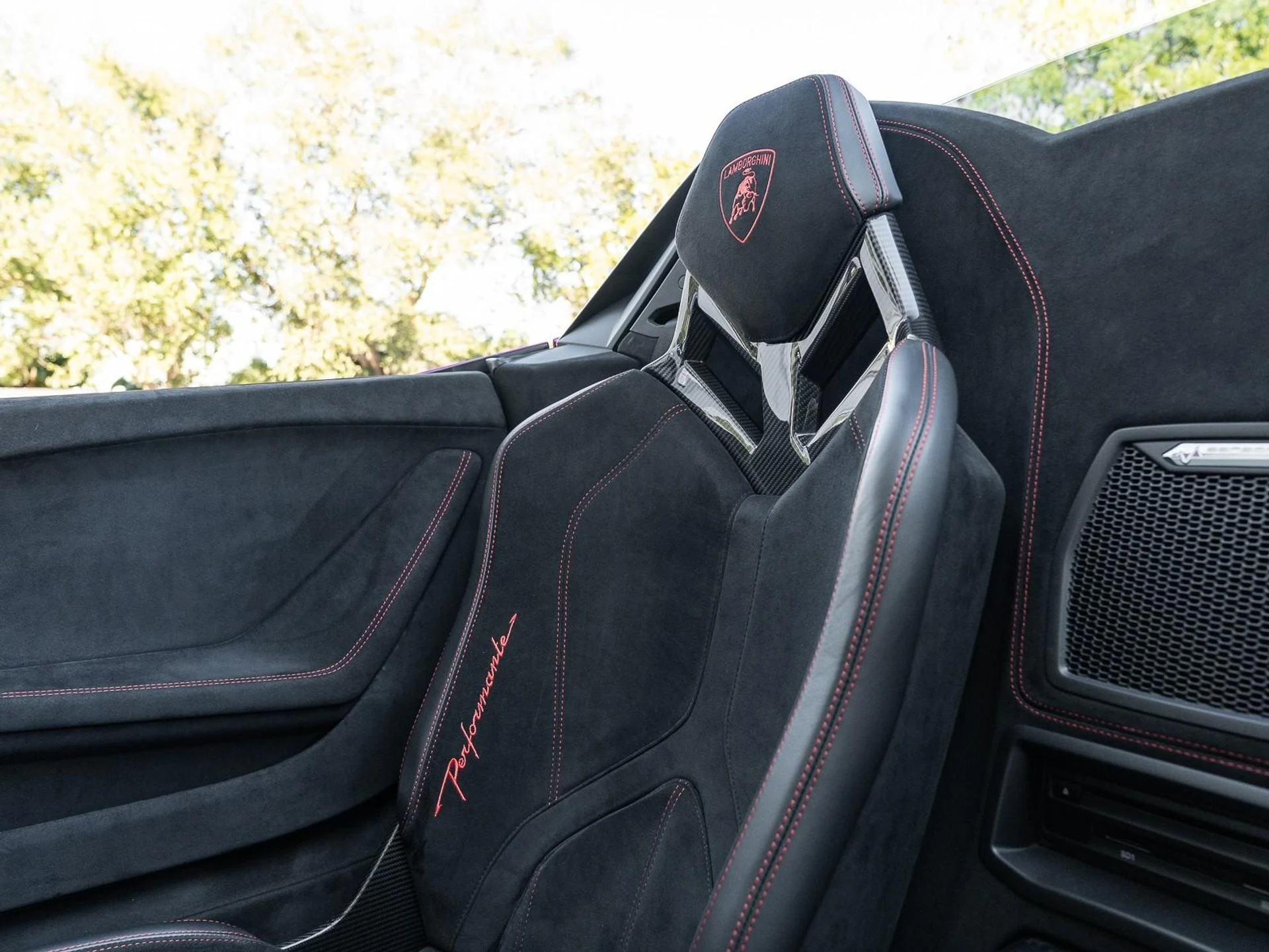 mph023_2215381674_Used_2019_Lamborghini_Huracan_Performante_1766430427_c7509466e4